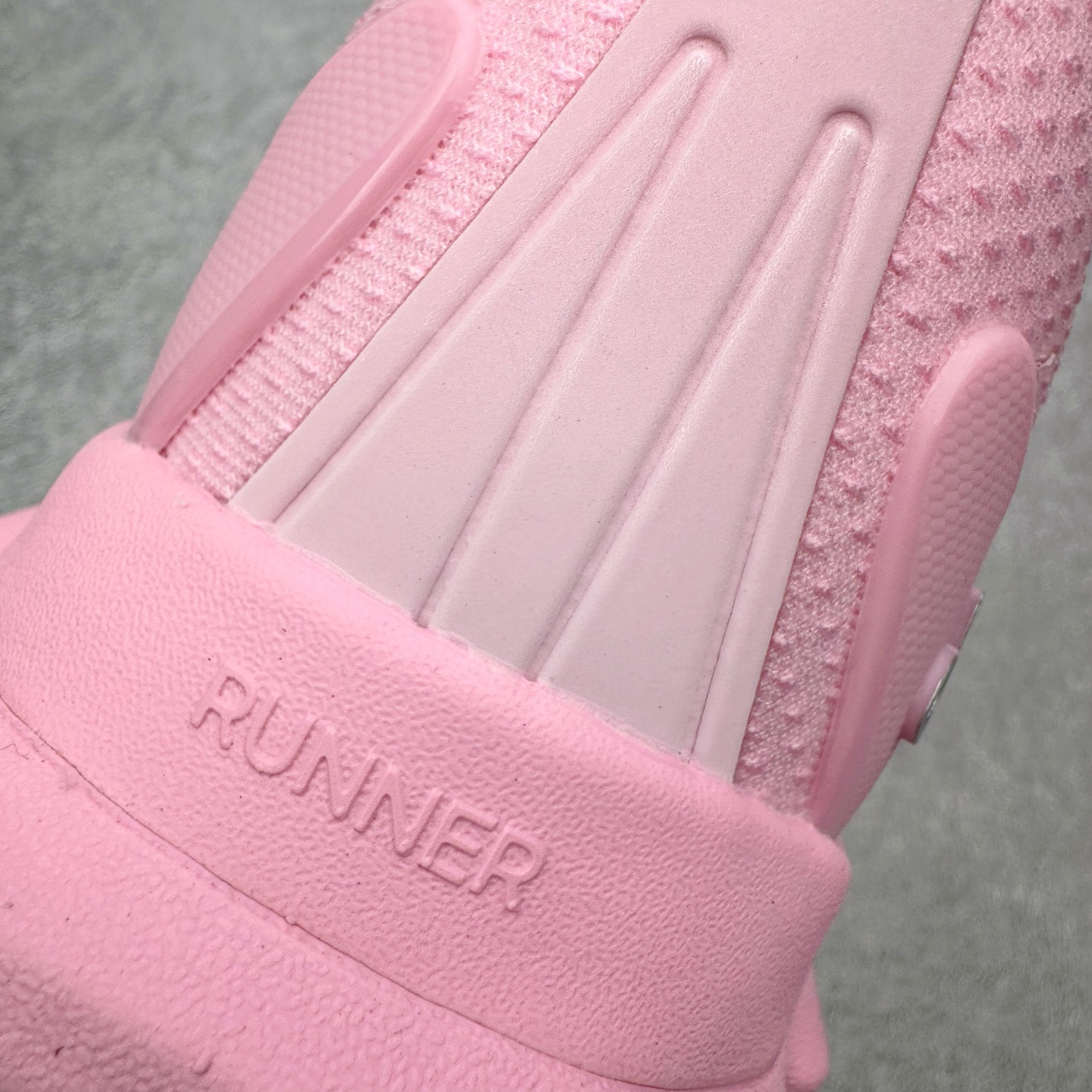 ＃Lw纯原 Alo yoga Alo Runner 舒适百搭防滑耐磨低帮跑步鞋 Alo Yoga于200