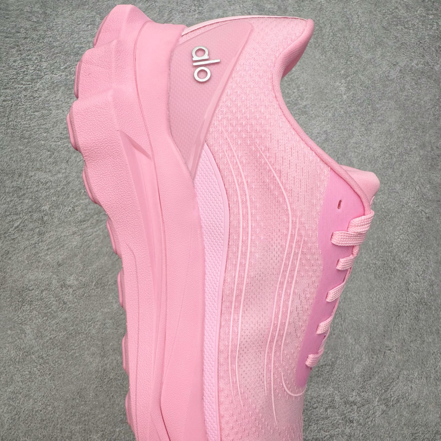 ＃Lw纯原 Alo yoga Alo Runner 舒适百搭防滑耐磨低帮跑步鞋 Alo Yoga于200