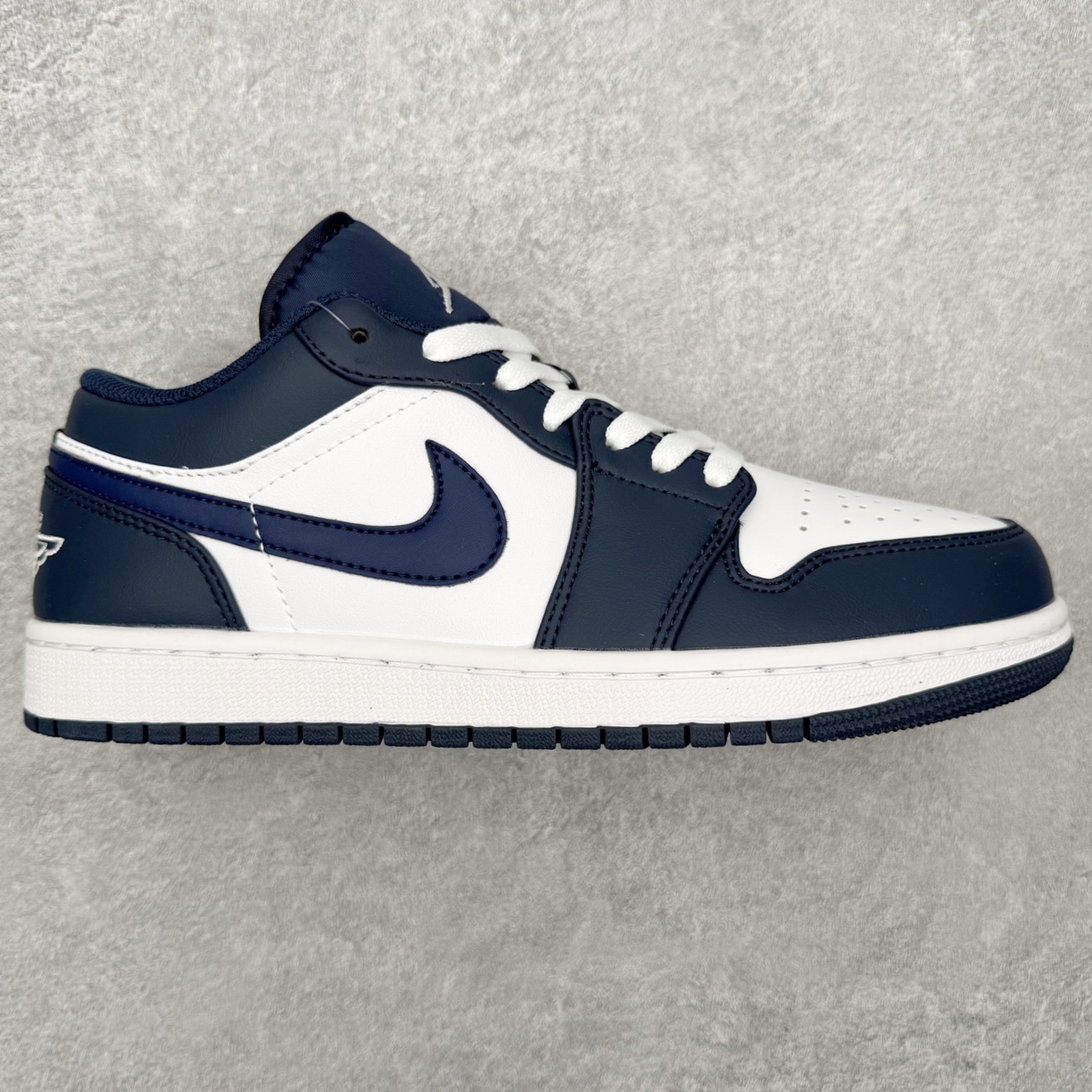 ＃MG版 Air Jordan AJ1 Low 低帮系列 超性价比单品 平台直播间特供 百分百全新货品 零氧化发霉 给足利润空间操作 超乎所想的高性价比 原装楦头纸板开发 完美鞋型 超高清洁度 鞋型不臃肿别扭 原厂内置全掌气垫 A模大底 鞋舌AJ原厂专用牛津布 AJ专用反口珍珠布 原厂无杂质高弹内里海棉 特殊封边弹力鞋带 原鞋开模 拒绝公底 购置公司同步原材料 都有细节原汁原味 忠于原版 尺码：36 36.5 37.5 38 38.5 39 40 40.5 41 42 42.5 43 44 44.5 45 46-选品中心