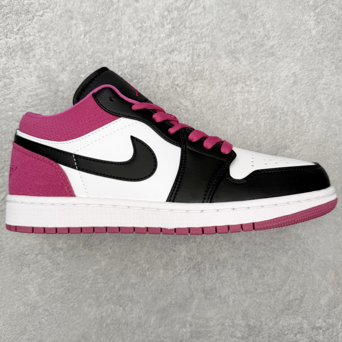 ＃MG版 Air Jordan AJ1 Low 低帮系列 超性价比单品 平台直播间特供 百分百全新货品 零氧化发霉 给足利润空间操作 超乎所想的高性价比 原装楦头纸板开发 完美鞋型 超高清洁度 鞋型不臃肿别扭 原厂内置全掌气垫 A模大底 鞋舌AJ原厂专用牛津布 AJ专用反口珍珠布 原厂无杂质高弹内里海棉 特殊封边弹力鞋带 原鞋开模 拒绝公底 购置公司同步原材料 都有细节原汁原味 忠于原版 尺码：36 36.5 37.5 38 38.5 39 40 40.5 41 42 42.5 43 44 44.5 45 46-选品中心