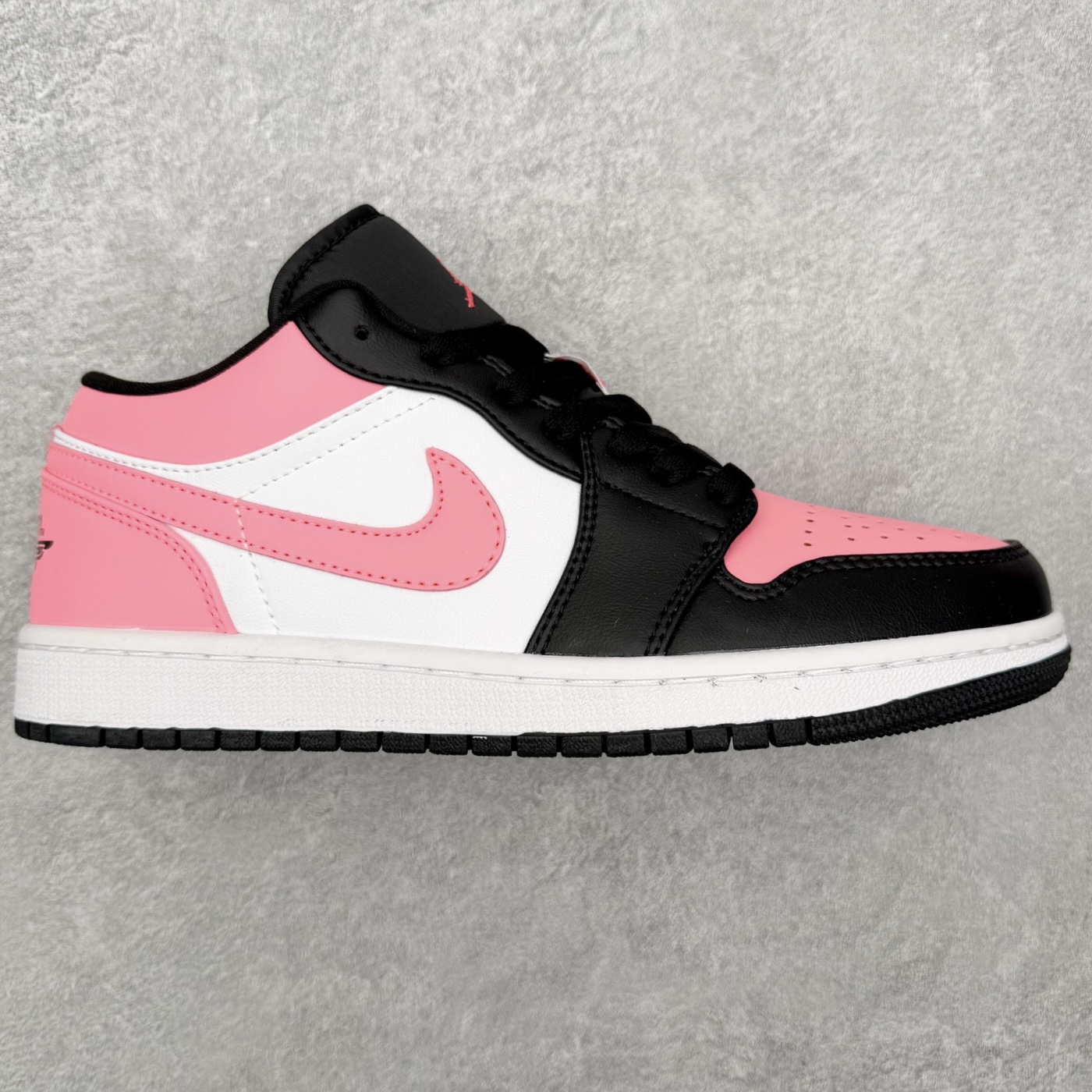 ＃MG版 Air Jordan AJ1 Low 低帮系列 超性价比单品 平台直播间特供 百分百全新货品 零氧化发霉 给足利润空间操作 超乎所想的高性价比 原装楦头纸板开发 完美鞋型 超高清洁度 鞋型不臃肿别扭 原厂内置全掌气垫 A模大底 鞋舌AJ原厂专用牛津布 AJ专用反口珍珠布 原厂无杂质高弹内里海棉 特殊封边弹力鞋带 原鞋开模 拒绝公底 购置公司同步原材料 都有细节原汁原味 忠于原版 尺码：36 36.5 37.5 38 38.5 39 40 40.5 41 42 42.5 43 44 44.5 45 46-选品中心