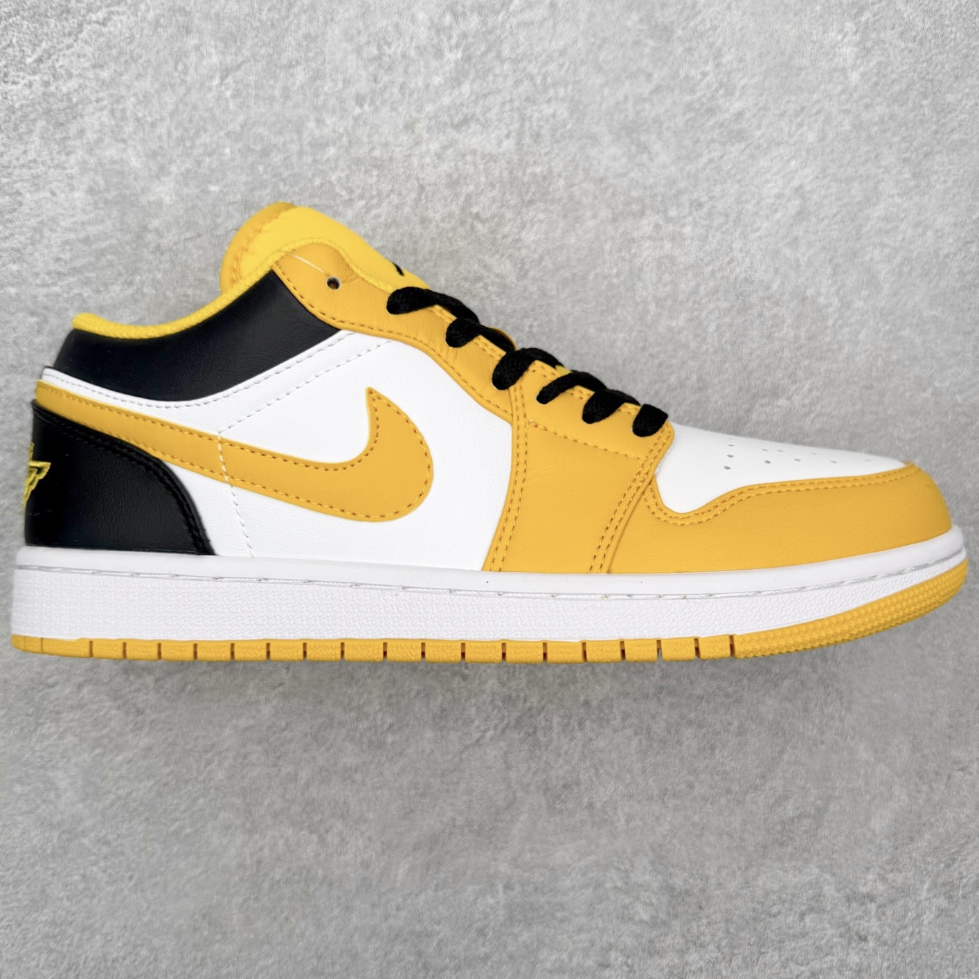＃MG版 Air Jordan AJ1 Low 低帮系列 超性价比单品 平台直播间特供 百分百全新货品 零氧化发霉 给足利润空间操作 超乎所想的高性价比 原装楦头纸板开发 完美鞋型 超高清洁度 鞋型不臃肿别扭 原厂内置全掌气垫 A模大底 鞋舌AJ原厂专用牛津布 AJ专用反口珍珠布 原厂无杂质高弹内里海棉 特殊封边弹力鞋带 原鞋开模 拒绝公底 购置公司同步原材料 都有细节原汁原味 忠于原版 尺码：36 36.5 37.5 38 38.5 39 40 40.5 41 42 42.5 43 44 44.5 45 46-选品中心