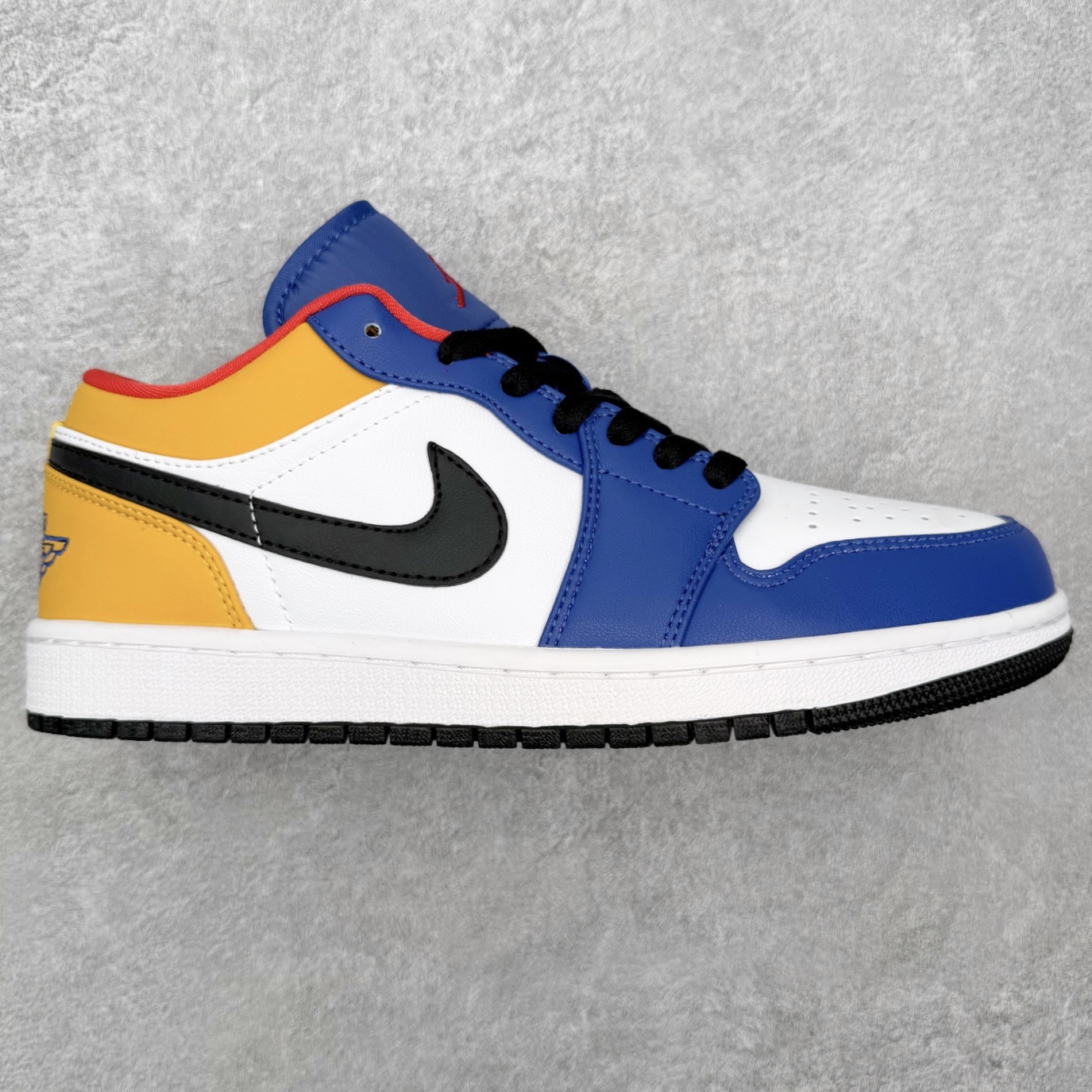 图片[6]-＃MG版 Air Jordan AJ1 Low 低帮系列 超性价比单品 平台直播间特供 百分百全新货品 零氧化发霉 给足利润空间操作 超乎所想的高性价比 原装楦头纸板开发 完美鞋型 超高清洁度 鞋型不臃肿别扭 原厂内置全掌气垫 A模大底 鞋舌AJ原厂专用牛津布 AJ专用反口珍珠布 原厂无杂质高弹内里海棉 特殊封边弹力鞋带 原鞋开模 拒绝公底 购置公司同步原材料 都有细节原汁原味 忠于原版 尺码：36 36.5 37.5 38 38.5 39 40 40.5 41 42 42.5 43 44 44.5 45 46-选品中心