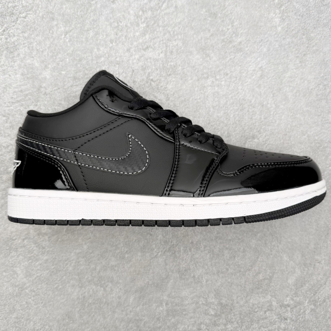 图片[3]-＃MG版 Air Jordan AJ1 Low 低帮系列 超性价比单品 平台直播间特供 百分百全新货品 零氧化发霉 给足利润空间操作 超乎所想的高性价比 原装楦头纸板开发 完美鞋型 超高清洁度 鞋型不臃肿别扭 原厂内置全掌气垫 A模大底 鞋舌AJ原厂专用牛津布 AJ专用反口珍珠布 原厂无杂质高弹内里海棉 特殊封边弹力鞋带 原鞋开模 拒绝公底 购置公司同步原材料 都有细节原汁原味 忠于原版 尺码：36 36.5 37.5 38 38.5 39 40 40.5 41 42 42.5 43 44 44.5 45 46-选品中心