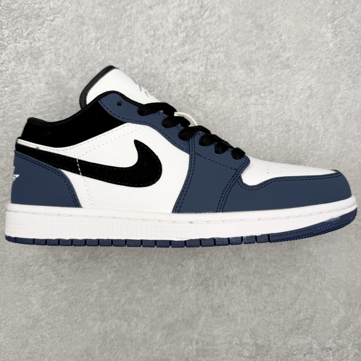 ＃MG版 Air Jordan AJ1 Low 低帮系列 超性价比单品 平台直播间特供 百分百全新货品 零氧化发霉 给足利润空间操作 超乎所想的高性价比 原装楦头纸板开发 完美鞋型 超高清洁度 鞋型不臃肿别扭 原厂内置全掌气垫 A模大底 鞋舌AJ原厂专用牛津布 AJ专用反口珍珠布 原厂无杂质高弹内里海棉 特殊封边弹力鞋带 原鞋开模 拒绝公底 购置公司同步原材料 都有细节原汁原味 忠于原版 尺码：36 36.5 37.5 38 38.5 39 40 40.5 41 42 42.5 43 44 44.5 45 46-选品中心