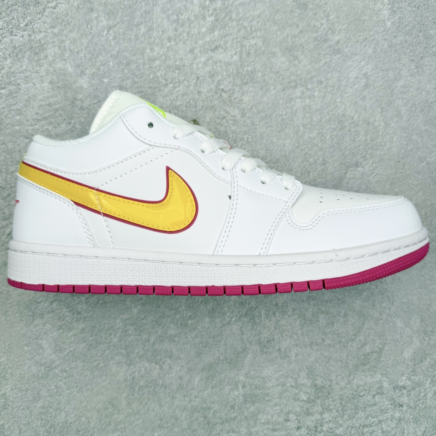 图片[5]-＃MG版 Air Jordan AJ1 Low 低帮系列 超性价比单品 平台直播间特供 百分百全新货品 零氧化发霉 给足利润空间操作 超乎所想的高性价比 原装楦头纸板开发 完美鞋型 超高清洁度 鞋型不臃肿别扭 原厂内置全掌气垫 A模大底 鞋舌AJ原厂专用牛津布 AJ专用反口珍珠布 原厂无杂质高弹内里海棉 特殊封边弹力鞋带 原鞋开模 拒绝公底 购置公司同步原材料 都有细节原汁原味 忠于原版 尺码：36 36.5 37.5 38 38.5 39 40 40.5 41 42 42.5 43 44 44.5 45 46-选品中心
