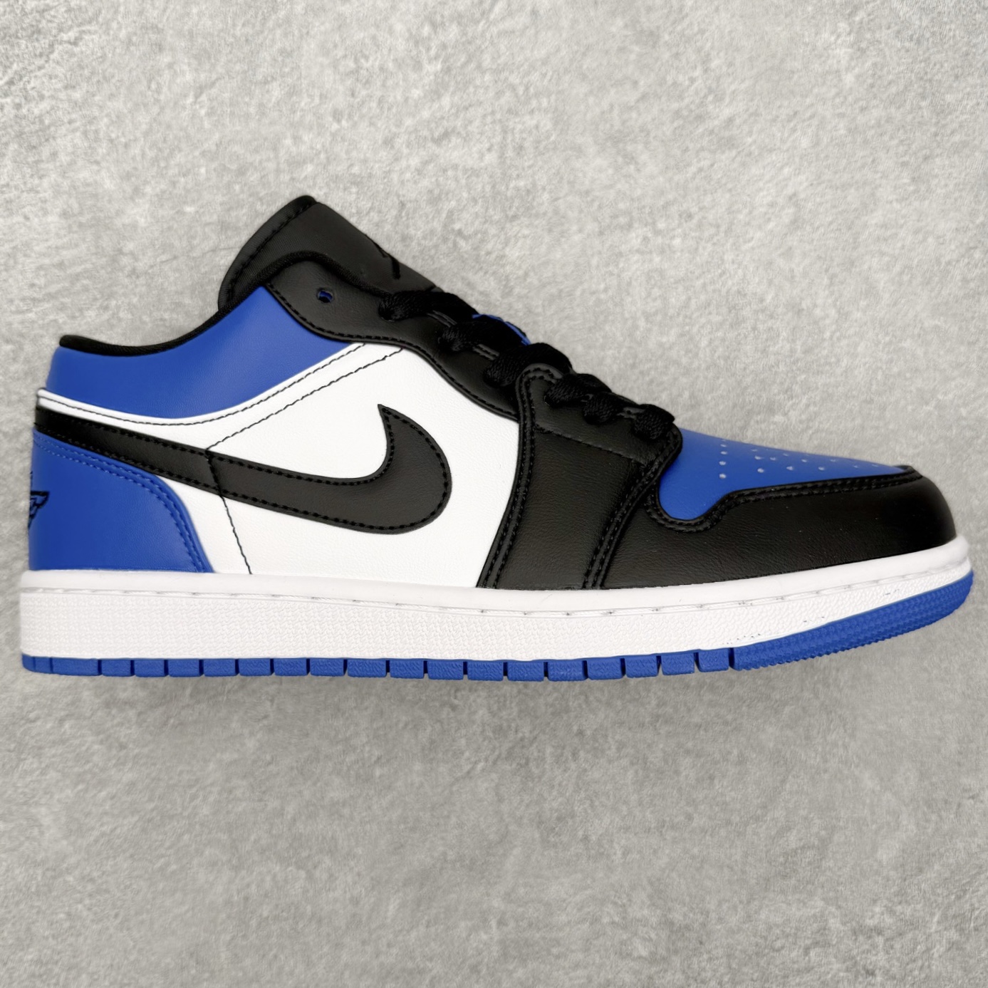 图片[4]-＃MG版 Air Jordan AJ1 Low 低帮系列 超性价比单品 平台直播间特供 百分百全新货品 零氧化发霉 给足利润空间操作 超乎所想的高性价比 原装楦头纸板开发 完美鞋型 超高清洁度 鞋型不臃肿别扭 原厂内置全掌气垫 A模大底 鞋舌AJ原厂专用牛津布 AJ专用反口珍珠布 原厂无杂质高弹内里海棉 特殊封边弹力鞋带 原鞋开模 拒绝公底 购置公司同步原材料 都有细节原汁原味 忠于原版 尺码：36 36.5 37.5 38 38.5 39 40 40.5 41 42 42.5 43 44 44.5 45 46-选品中心