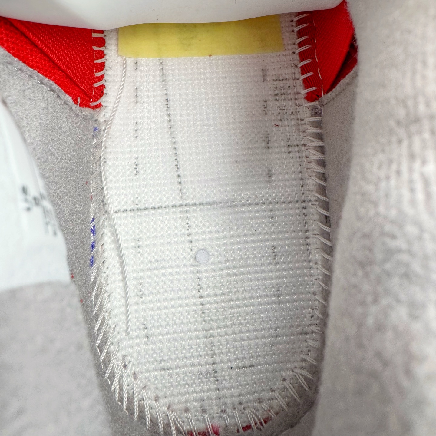 图片[10]-＃GX Air Jordan AJ4 Retro 愤怒的公牛 红色 FQ8138-600 全新批次 重点区分市面 唯一正确细节 后跟饰片中心位置有合模线 超弹硅胶材质 内层不织布补强 补强为硅胶提供更强耐久性 避免断裂 圈内最强四代 独家外贸特供尺码含 45.5 49.5 50.5 耗时半年巨作 全套原纸板楦头开发 原厂特供皮料加持 确保原汁原味 完美呈现四代版型 一比一鞋头弧度高度鞋身弧度 数据细节工艺流程均保持原鞋一致 原厂TPU网格鞋带扣 正确内里网布 菱角分明不变形无多余毛边 柔软性质感一致于原鞋 市场唯一原厂鞋扣模具 背面可见隐藏注塑口 原厂织唛标 原厂飞人电绣工艺 尾指中部跳三针 独家绑鞋带手法 印刷中底布 四线拉帮 米色美纹纸贴合固定 进口港宝加持 后跟自然饱满 全鞋荧光划线卡点 追求极致完美 每一双都是工艺品 多重QC质检 超越公司货的品控标准 实实在在的免检产品 尺码：40 40.5 41 42 42.5 43 44 44.5 45 45.5 46 47.5 48.5 49.5 50.5-选品中心