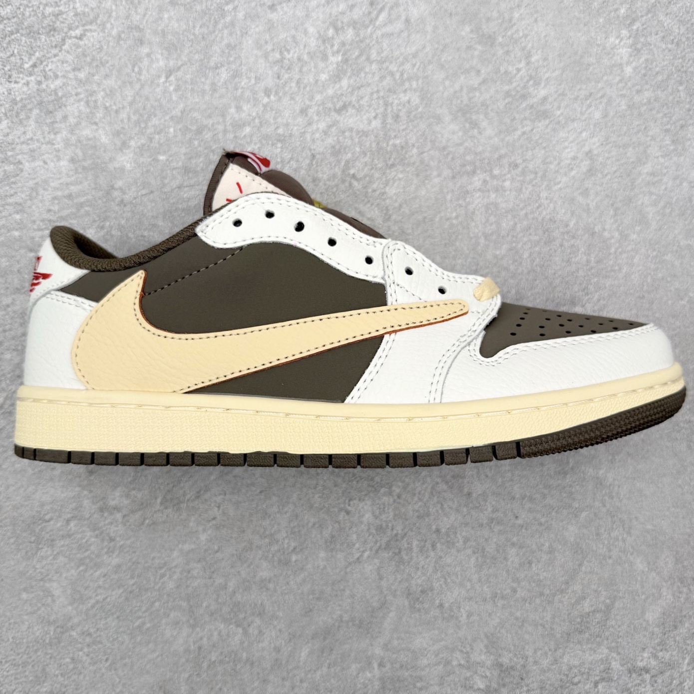 ＃MG版 Travis Scott x Air Jordan AJ1 Low OG SP TS联名倒钩低帮 全系列配色 超性价比单品 平台直播间特供 百分百全新货品 零氧化发霉 给足利润空间操作 超乎所想的高性价比 原装楦头纸板开发 完美鞋型 超高清洁度 鞋型不臃肿别扭 原厂内置全掌气垫 A模大底 鞋舌AJ原厂专用牛津布 AJ专用反口珍珠布 原厂无杂质高弹内里海棉 特殊封边弹力鞋带 原鞋开模 拒绝公底 购置公司同步原材料 都有细节原汁原味 忠于原版 尺码：36 36.5 37.5 38 38.5 39 40 40.5 41 42 42.5 43 44 44.5 45 46-选品中心