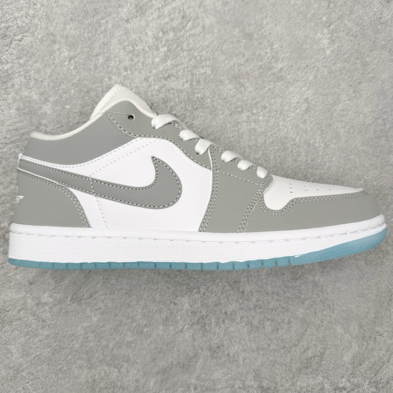 图片[5]-＃MG版 Air Jordan AJ1 Low 低帮系列 超性价比单品 平台直播间特供 百分百全新货品 零氧化发霉 给足利润空间操作 超乎所想的高性价比 原装楦头纸板开发 完美鞋型 超高清洁度 鞋型不臃肿别扭 原厂内置全掌气垫 A模大底 鞋舌AJ原厂专用牛津布 AJ专用反口珍珠布 原厂无杂质高弹内里海棉 特殊封边弹力鞋带 原鞋开模 拒绝公底 购置公司同步原材料 都有细节原汁原味 忠于原版 尺码：36 36.5 37.5 38 38.5 39 40 40.5 41 42 42.5 43 44 44.5 45 46-选品中心