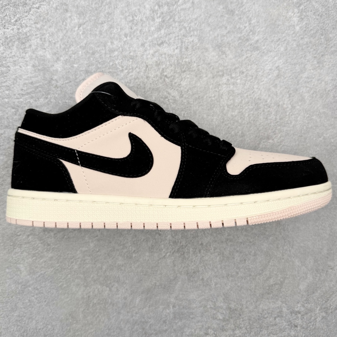 图片[6]-＃MG版 Air Jordan AJ1 Low 低帮系列 超性价比单品 平台直播间特供 百分百全新货品 零氧化发霉 给足利润空间操作 超乎所想的高性价比 原装楦头纸板开发 完美鞋型 超高清洁度 鞋型不臃肿别扭 原厂内置全掌气垫 A模大底 鞋舌AJ原厂专用牛津布 AJ专用反口珍珠布 原厂无杂质高弹内里海棉 特殊封边弹力鞋带 原鞋开模 拒绝公底 购置公司同步原材料 都有细节原汁原味 忠于原版 尺码：36 36.5 37.5 38 38.5 39 40 40.5 41 42 42.5 43 44 44.5 45 46-选品中心