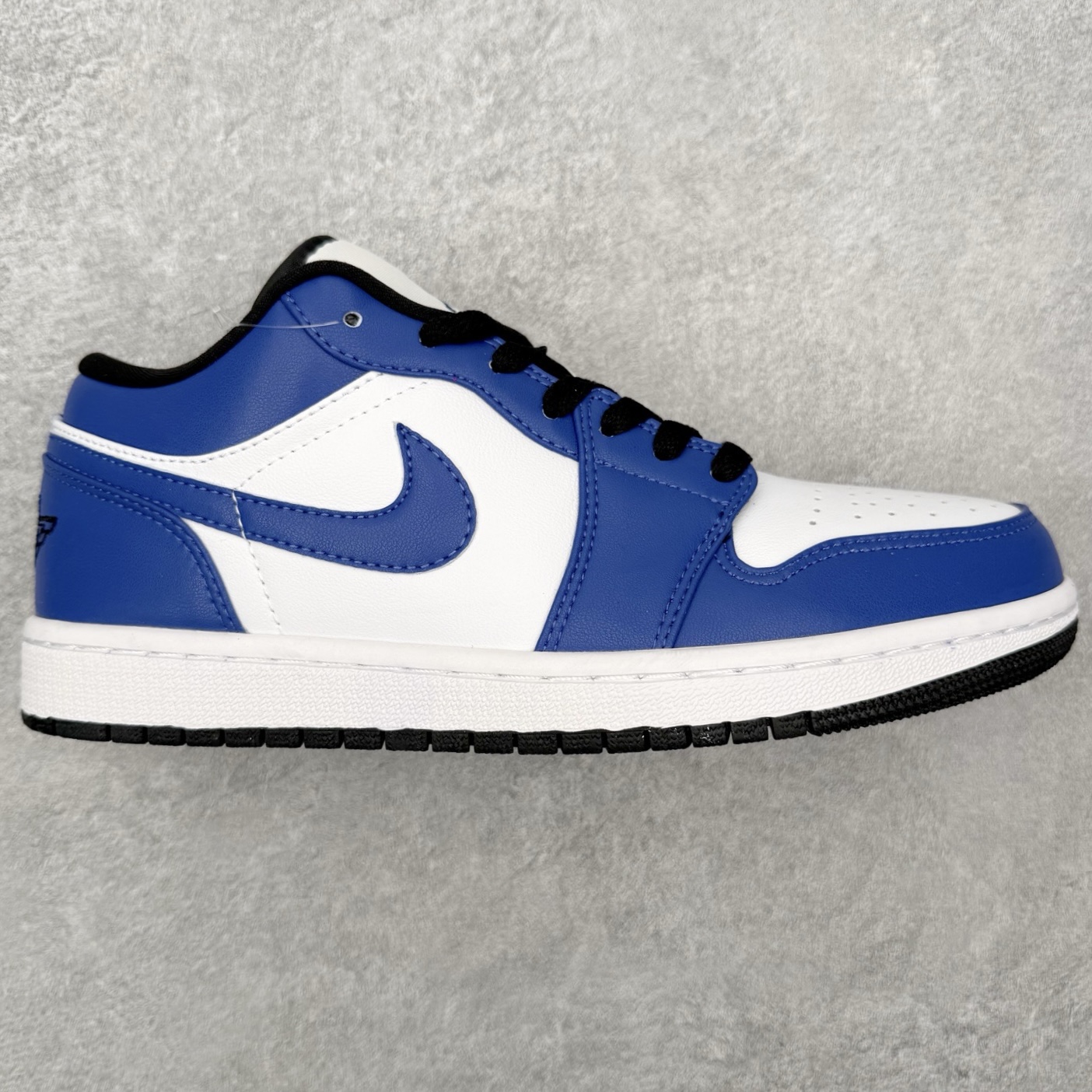 图片[7]-＃MG版 Air Jordan AJ1 Low 低帮系列 超性价比单品 平台直播间特供 百分百全新货品 零氧化发霉 给足利润空间操作 超乎所想的高性价比 原装楦头纸板开发 完美鞋型 超高清洁度 鞋型不臃肿别扭 原厂内置全掌气垫 A模大底 鞋舌AJ原厂专用牛津布 AJ专用反口珍珠布 原厂无杂质高弹内里海棉 特殊封边弹力鞋带 原鞋开模 拒绝公底 购置公司同步原材料 都有细节原汁原味 忠于原版 尺码：36 36.5 37.5 38 38.5 39 40 40.5 41 42 42.5 43 44 44.5 45 46-选品中心