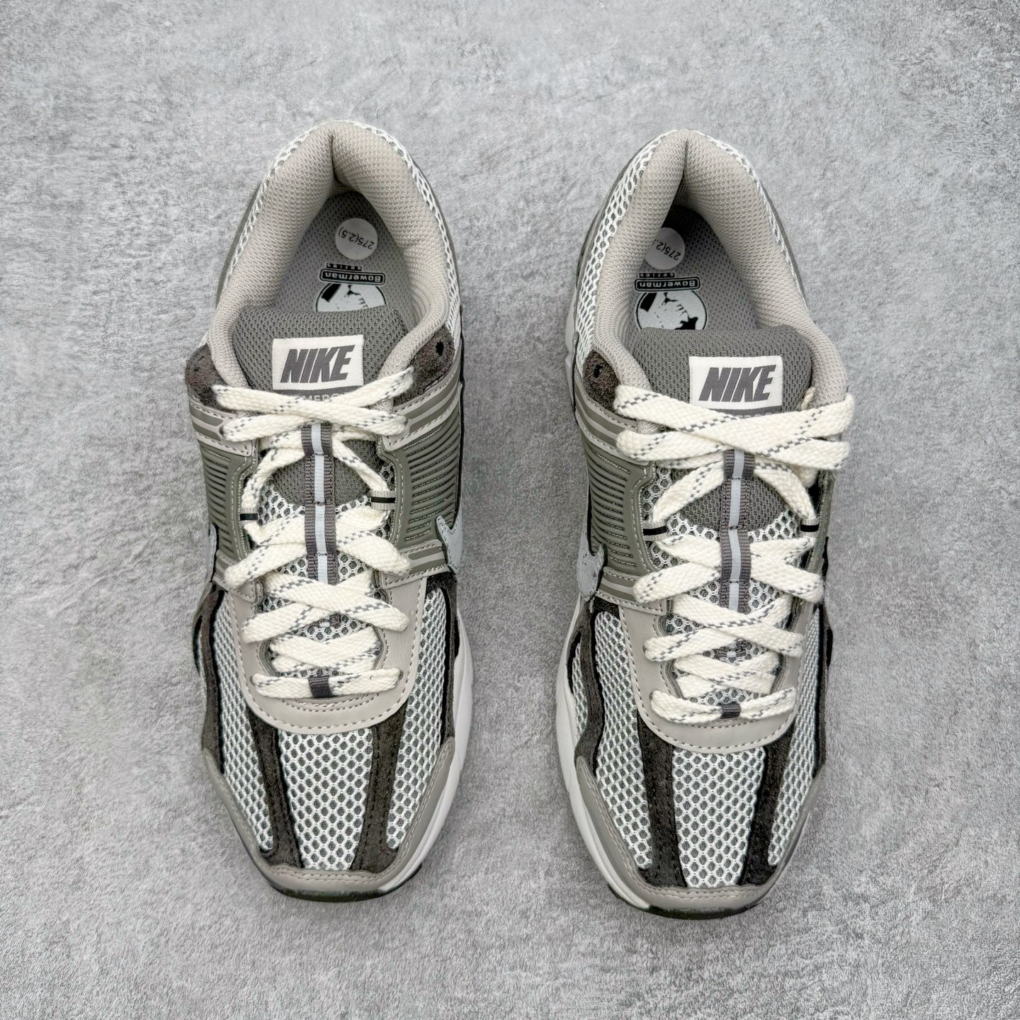 图片[2]-＃HP纯原 NK Air Zoom Vomero 5 经典复古潮流运动跑鞋 FD0791-012 原装纸板楦头开发 独家私模八层组合大底 市场唯一正确版本 进口三文治网面 融蕴繁复设计风范和丰富层次感 缔造运动鞋佳选 助你轻松型出范 开辟独属于自己的路 鞋款采用多层设计 融入织物与合成材质 塑就本季出众鞋款 合成材质与织物组合鞋面 经久耐穿 后跟网眼拼接和透气孔设计 轻盈透气Zoom Air缓震配置提供出色回弹缓震性能 实现快速离地的出众脚感 巧糅科技感和低调设计 为鞋款注入反光细节 令你迈步间尽显闪耀魅力 结合中性色调 让你驾驭不同穿搭 打造非凡造型 尺码：36 36.5 37.5 38 38.5 39 40 40.5 41 42 42.5 43 44 44.5 45 46-选品中心