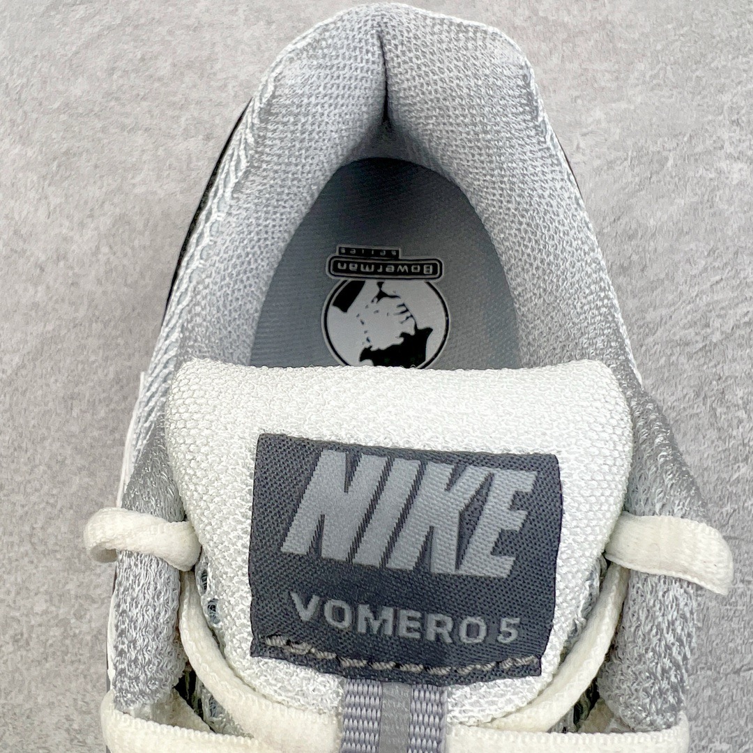 图片[12]-＃HP纯原 NK Air Zoom Vomero 5 经典复古潮流运动跑鞋 FD9919-001 原装纸板楦头开发 独家私模八层组合大底 市场唯一正确版本 进口三文治网面 融蕴繁复设计风范和丰富层次感 缔造运动鞋佳选 助你轻松型出范 开辟独属于自己的路 鞋款采用多层设计 融入织物与合成材质 塑就本季出众鞋款 合成材质与织物组合鞋面 经久耐穿 后跟网眼拼接和透气孔设计 轻盈透气Zoom Air缓震配置提供出色回弹缓震性能 实现快速离地的出众脚感 巧糅科技感和低调设计 为鞋款注入反光细节 令你迈步间尽显闪耀魅力 结合中性色调 让你驾驭不同穿搭 打造非凡造型 尺码：36 36.5 37.5 38 38.5 39 40 40.5 41 42 42.5 43 44 44.5 45 46-选品中心