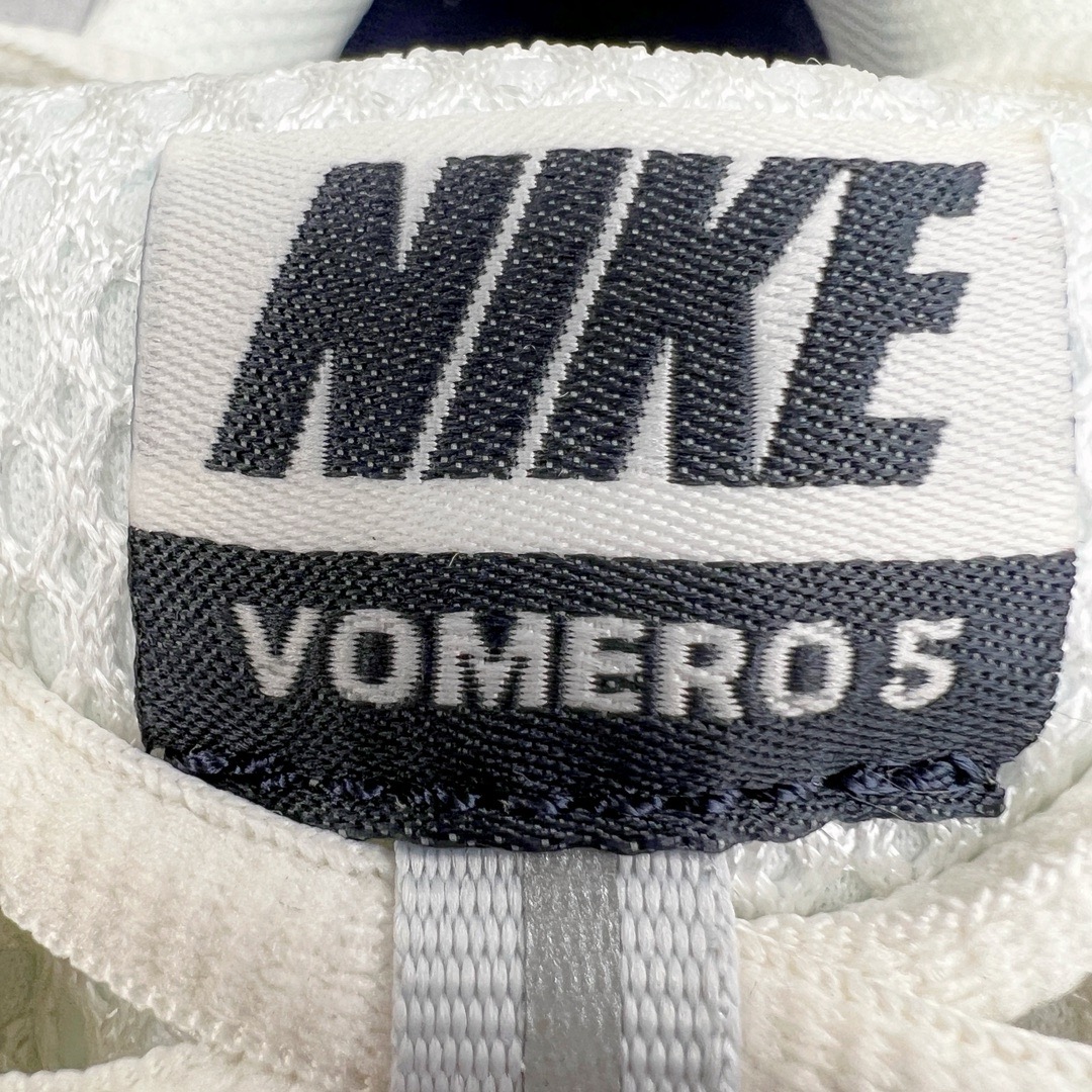图片[10]-＃HP纯原 NK Air Zoom Vomero 5 经典复古潮流运动跑鞋 FD0884-025 原装纸板楦头开发 独家私模八层组合大底 市场唯一正确版本 进口三文治网面 融蕴繁复设计风范和丰富层次感 缔造运动鞋佳选 助你轻松型出范 开辟独属于自己的路 鞋款采用多层设计 融入织物与合成材质 塑就本季出众鞋款 合成材质与织物组合鞋面 经久耐穿 后跟网眼拼接和透气孔设计 轻盈透气Zoom Air缓震配置提供出色回弹缓震性能 实现快速离地的出众脚感 巧糅科技感和低调设计 为鞋款注入反光细节 令你迈步间尽显闪耀魅力 结合中性色调 让你驾驭不同穿搭 打造非凡造型 尺码：36 36.5 37.5 38 38.5 39 40 40.5 41 42 42.5 43 44 44.5 45 46-选品中心