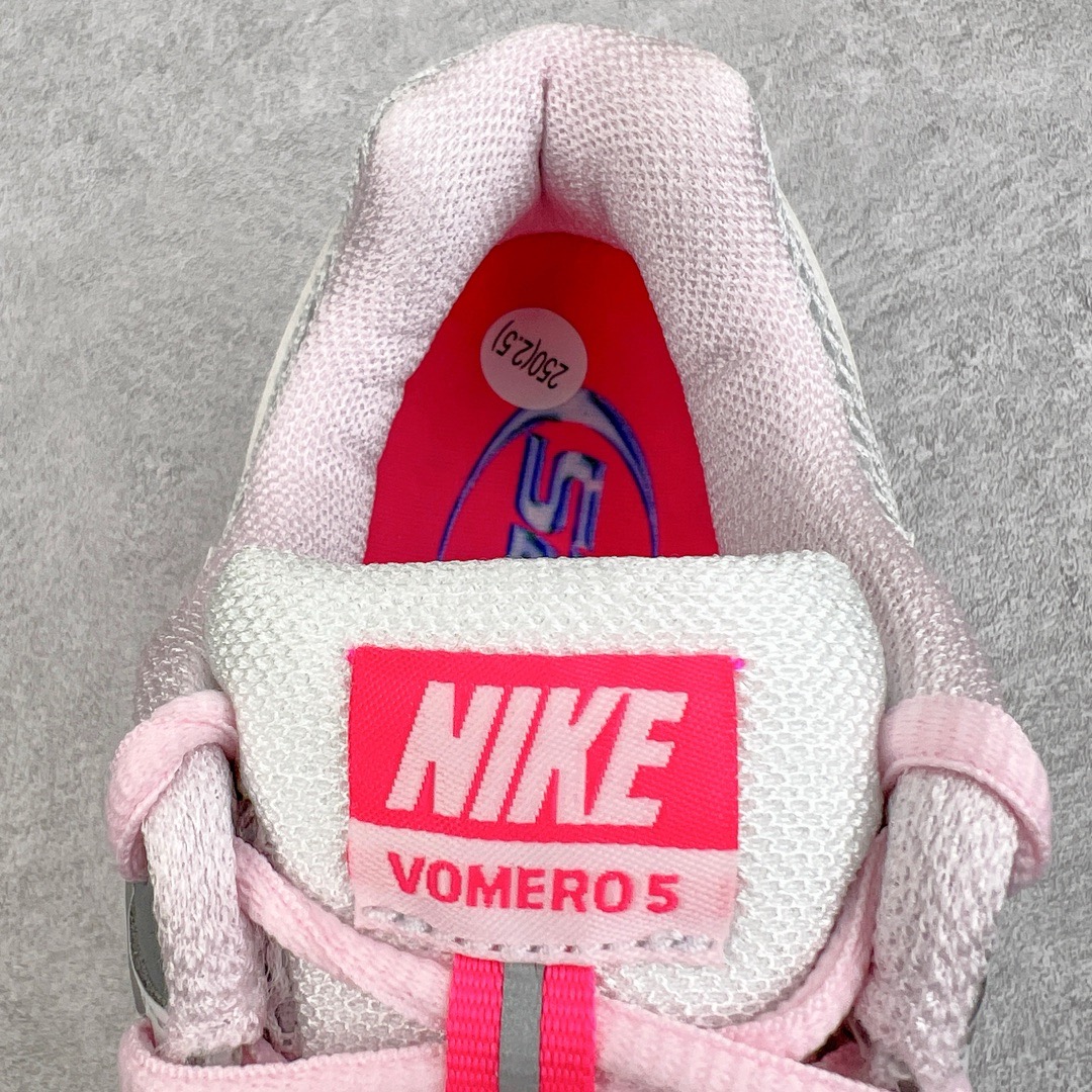 图片[14]-＃HP纯原 NK Air Zoom Vomero 5 经典复古潮流运动跑鞋 FN3695-001 原装纸板楦头开发 独家私模八层组合大底 市场唯一正确版本 进口三文治网面 融蕴繁复设计风范和丰富层次感 缔造运动鞋佳选 助你轻松型出范 开辟独属于自己的路 鞋款采用多层设计 融入织物与合成材质 塑就本季出众鞋款 合成材质与织物组合鞋面 经久耐穿 后跟网眼拼接和透气孔设计 轻盈透气Zoom Air缓震配置提供出色回弹缓震性能 实现快速离地的出众脚感 巧糅科技感和低调设计 为鞋款注入反光细节 令你迈步间尽显闪耀魅力 结合中性色调 让你驾驭不同穿搭 打造非凡造型 尺码：36 36.5 37.5 38 38.5 39 40 40.5 41 42 42.5 43 44 44.5 45 46-选品中心