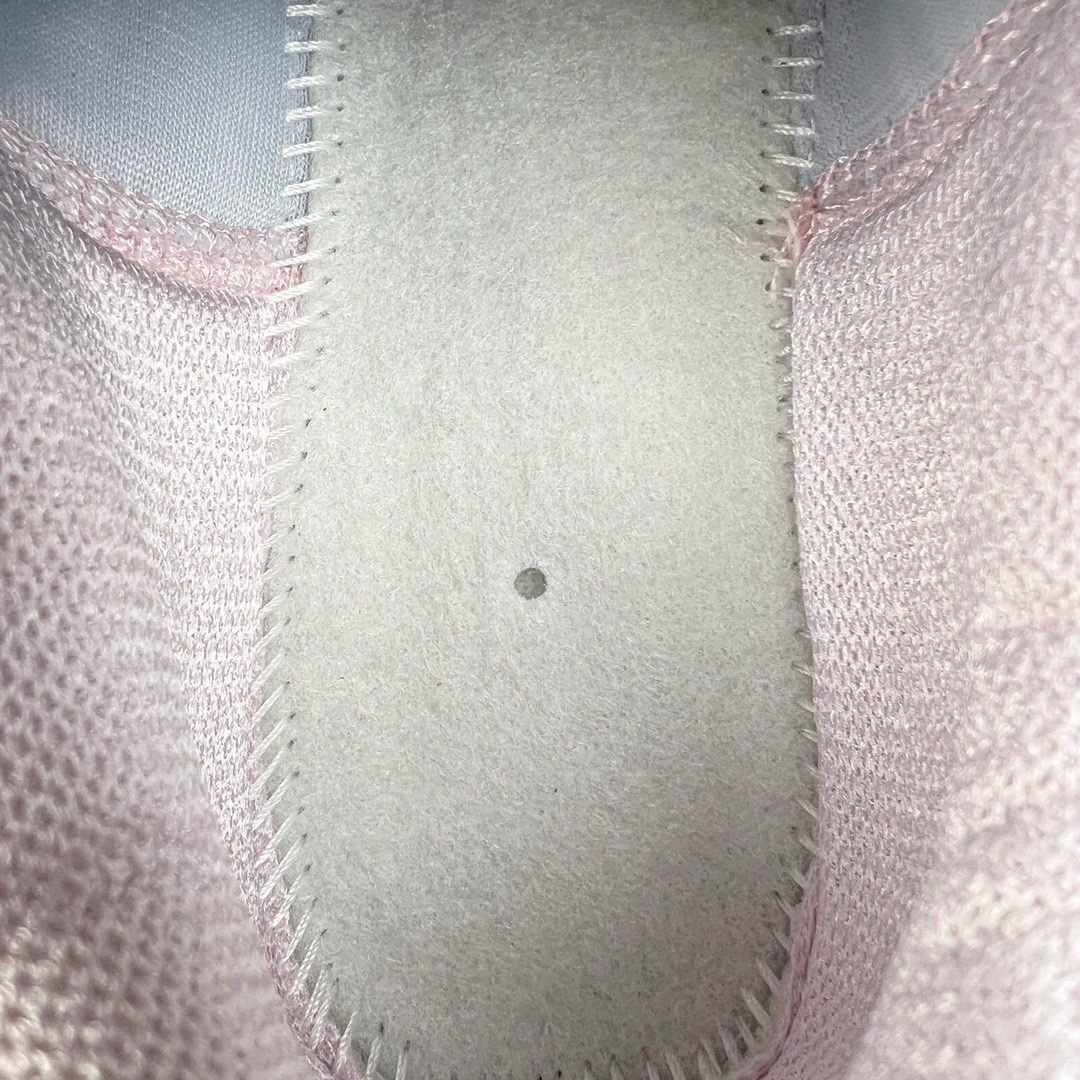 图片[18]-＃HP纯原 NK Air Zoom Vomero 5 经典复古潮流运动跑鞋 FN3695-001 原装纸板楦头开发 独家私模八层组合大底 市场唯一正确版本 进口三文治网面 融蕴繁复设计风范和丰富层次感 缔造运动鞋佳选 助你轻松型出范 开辟独属于自己的路 鞋款采用多层设计 融入织物与合成材质 塑就本季出众鞋款 合成材质与织物组合鞋面 经久耐穿 后跟网眼拼接和透气孔设计 轻盈透气Zoom Air缓震配置提供出色回弹缓震性能 实现快速离地的出众脚感 巧糅科技感和低调设计 为鞋款注入反光细节 令你迈步间尽显闪耀魅力 结合中性色调 让你驾驭不同穿搭 打造非凡造型 尺码：36 36.5 37.5 38 38.5 39 40 40.5 41 42 42.5 43 44 44.5 45 46-选品中心