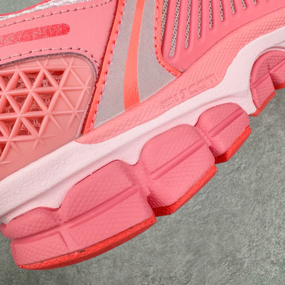图片[11]-＃HP纯原 NK Air Zoom Vomero 5 经典复古潮流运动跑鞋 FQ0257-666 原装纸板楦头开发 独家私模八层组合大底 市场唯一正确版本 进口三文治网面 融蕴繁复设计风范和丰富层次感 缔造运动鞋佳选 助你轻松型出范 开辟独属于自己的路 鞋款采用多层设计 融入织物与合成材质 塑就本季出众鞋款 合成材质与织物组合鞋面 经久耐穿 后跟网眼拼接和透气孔设计 轻盈透气Zoom Air缓震配置提供出色回弹缓震性能 实现快速离地的出众脚感 巧糅科技感和低调设计 为鞋款注入反光细节 令你迈步间尽显闪耀魅力 结合中性色调 让你驾驭不同穿搭 打造非凡造型 尺码：36 36.5 37.5 38 38.5 39 40-选品中心