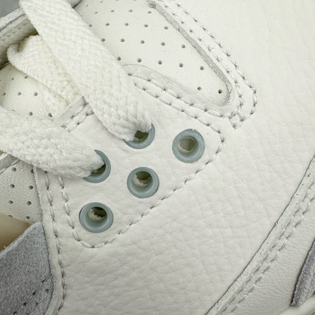 图片[11]-＃KZ神版福利 Air Jordan AJ3 Craft \\\”Ivory\\\” 象牙白 货号：FJ9479-100 独家外贸特供尺码含45.5 48.5 国内外口碑最好最推荐的产品 市场中端王者 亲自操刀耗时半年巨作 全套原纸板楦头开发 原厂大底磨具加持立体防滑纹理 原装可视Air Sole气垫 原汁原味最完美的三代版型 唯一正确鞋头趴度弧度高度鞋身腰线 此版本只针对中端市场 皮料材质有所更替 其他数据细节工艺流程均保持一致 绝不口嗨 细节品控鞋型随意秒杀市面3XX 4XX 原厂TPU后跟饰片 正确内里反口里网布 皮料菱角分明不变形无多余毛边 正确手工大底描漆拉丝 市场唯一原厂鞋扣模具 原厂织唛标 原厂飞人电绣工艺 尾指中部跳三针 独家绑鞋带手法 印刷中底布 四线拉帮 米色美纹纸贴合固定 进口港宝加持 后跟自然饱满 全鞋荧光划线卡点 追求极致完美 每一双都是工艺品 多重QC质检 超越公司货的品控标准 实实在在的免检产品 尺码：40 40.5 41 42 42.5 43 44 44.5 45 45.5 46 47.5 48.5-选品中心