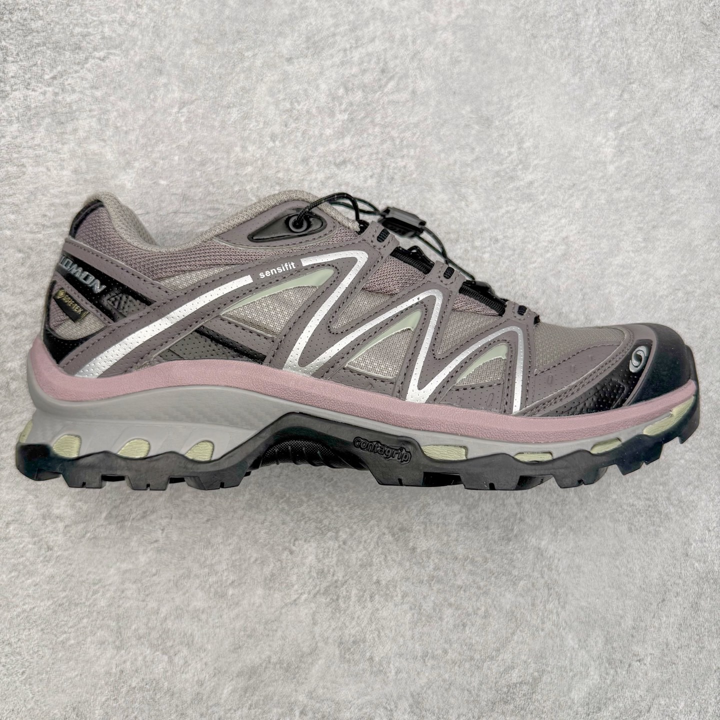 图片[8]-＃PK4.0 Salomon XT-QUEST ADV 萨洛蒙潮流越野机能户外功能鞋 基于市场现有版本全新升级调整改良 现阶段市场最强产物 全新主色陆续出货 大底描漆工整零瑕疵 鞋头定型弧度完美 纯原外贸平台特供订单 耗时半年巨作 全套原纸板楦头开发 原厂特供网布配套加持 确保原汁原味 完美呈现版型 原档数据独家私模五层组合大底 男女鞋同步官方开发至46.5 原装Ortholite轻量化鞋垫 中底布带钢印编号 原厂TPU锁扣 进口港宝加持 后跟自然饱满 还原公司包裹性 基于 SALOMON 初代 XT 鞋身造型并搭载 4D ADVANCED CHASSIS™ 大底打造而成 为这款 XT-QUEST 带来了多项足部控制与保护等功能性 如在运动过程中控制左右晃动的过程而提高稳定性、改善长途越野过程中足中到足尖的过渡、提高感知岩石的精确度以抵抗尖锐物体对脚底的伤害以及采用动态缓冲来增强穿着舒适感 从而减轻疲劳感 使XT-QUEST 成为一双舒适且安全的户外之履 尺码：36 36.5 37.5 38 38.5 39 40 40.5 41 42 42.5 43 44 44.5 45-选品中心