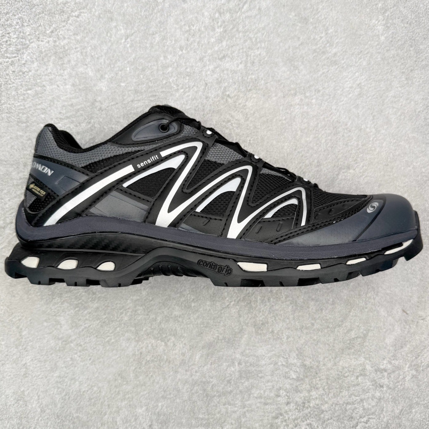 图片[3]-＃PK4.0 Salomon XT-QUEST ADV 萨洛蒙潮流越野机能户外功能鞋 基于市场现有版本全新升级调整改良 现阶段市场最强产物 全新主色陆续出货 大底描漆工整零瑕疵 鞋头定型弧度完美 纯原外贸平台特供订单 耗时半年巨作 全套原纸板楦头开发 原厂特供网布配套加持 确保原汁原味 完美呈现版型 原档数据独家私模五层组合大底 男女鞋同步官方开发至46.5 原装Ortholite轻量化鞋垫 中底布带钢印编号 原厂TPU锁扣 进口港宝加持 后跟自然饱满 还原公司包裹性 基于 SALOMON 初代 XT 鞋身造型并搭载 4D ADVANCED CHASSIS™ 大底打造而成 为这款 XT-QUEST 带来了多项足部控制与保护等功能性 如在运动过程中控制左右晃动的过程而提高稳定性、改善长途越野过程中足中到足尖的过渡、提高感知岩石的精确度以抵抗尖锐物体对脚底的伤害以及采用动态缓冲来增强穿着舒适感 从而减轻疲劳感 使XT-QUEST 成为一双舒适且安全的户外之履 尺码：36 36.5 37.5 38 38.5 39 40 40.5 41 42 42.5 43 44 44.5 45-选品中心