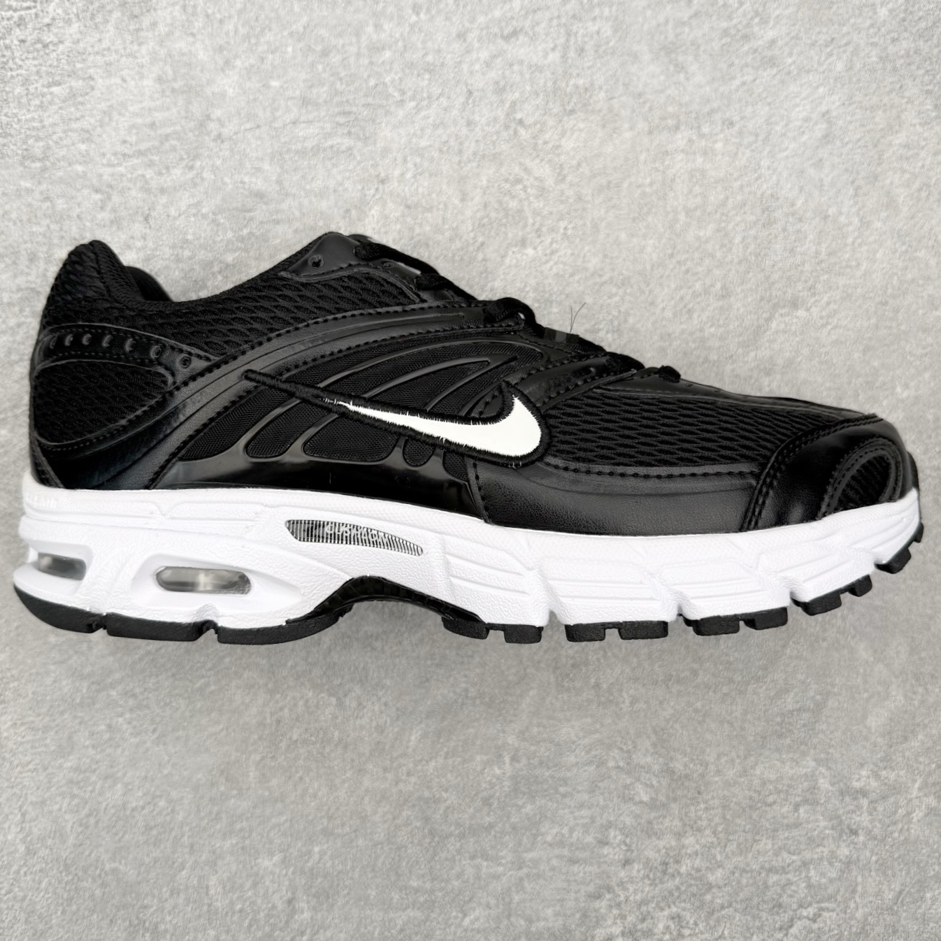 NK Air Max Moto 2K 舒适百搭耐磨 低帮跑步鞋 实拍调校N版已经零色差零失真 百分百还原实物色彩所见即所得 不存在货不对板色差等低级问题 选购参考实物拍摄 不混卖不参货 只用心做好货严格选品 承诺混一赔十 尺码：36 36.5 37.5 38 38.5 39 40 40.5 41 42 42.5 43 44 44.5 45-选品中心