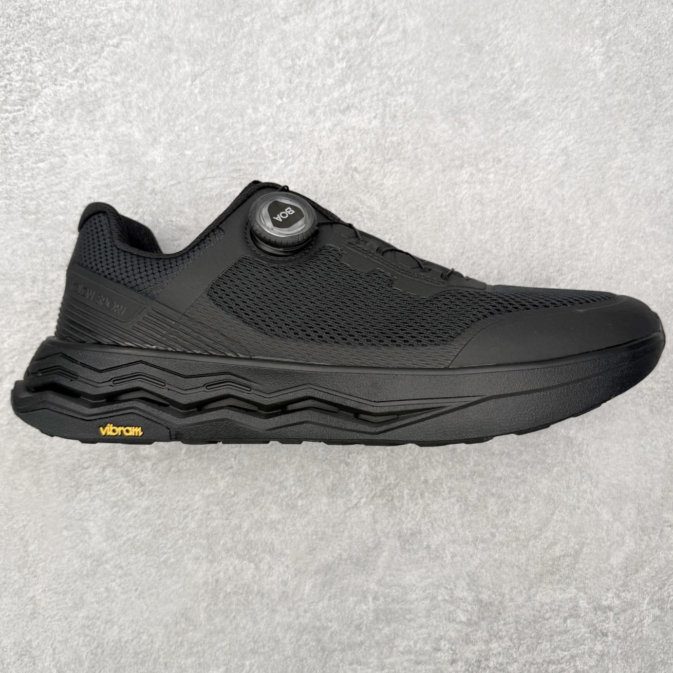 ＃HP KOLON SPORT CITY BOA 可隆抓地止滑户外 生活休闲鞋 男女同款 KOLON SPORT 可隆1973年诞生，并首次推出登山装备。自创立起，KOLON SPORT就把绿色定为基本色调，以常青树为品牌标志，坚持以关爱自然为己任，积极探求自然界的舒适，并以此应用于新产品的开发与研究。40多年来，历经不断革新，成就高端专业户外品牌。实拍调校N版已经零色差零失真 百分百还原实物色彩所见即所得 不存在货不对板色差等低级问题 选购参考实物拍摄 不混卖不参货 只用心做好货严格选品 承诺混一赔十 尺码：39 40 40.5 41 42 42.5 43 44 44.5 45-选品中心