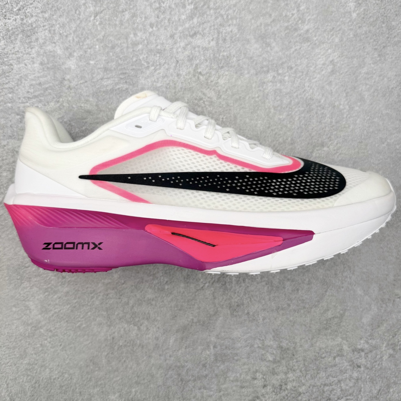 图片[2]-＃QD纯原 NK ZoomX Invincible Run Flyknit 6 马拉松六代轻量跑鞋飞织低帮休闲运动慢跑鞋 青岛原单 实体平台特供批次 全网唯一支持实战的跑鞋 原档案数据开发原厂网纱 正确高频花纹 前后掌内置Zoom Air气垫 原装MD大底 脚感完美还原 原盒原配 QC检验、钢印 俱全 原底科技 同步原版 脚感堪比Boost 实拍调校N版已经零色差零失真 百分百还原实物色彩所见即所得 不存在货不对板色差等低级问题 选购参考实物拍摄 不混卖不参货 只用心做好货严格选品 承诺混一赔十 尺码：36 36.5 37.5 38 38.5 39 40 40.5 41 42 42.5 43 44 44.5 45-选品中心