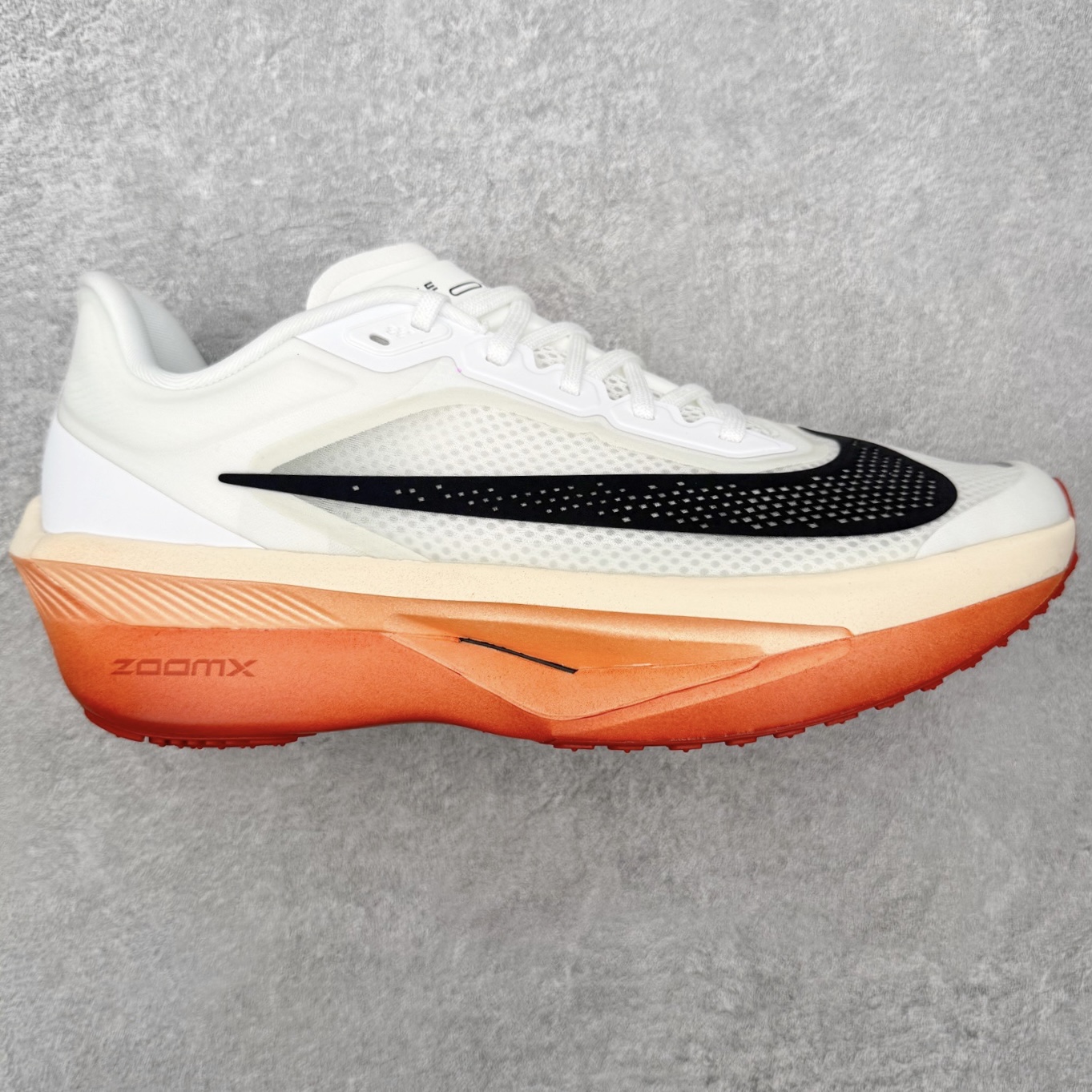 ＃QD纯原 NK ZoomX Invincible Run Flyknit 6 马拉松六代轻量跑鞋飞织低帮休闲运动慢跑鞋 IB6657-108 青岛原单 实体平台特供批次 全网唯一支持实战的跑鞋 原档案数据开发原厂网纱 正确高频花纹 前后掌内置Zoom Air气垫 原装MD大底 脚感完美还原 原盒原配 QC检验、钢印 俱全 原底科技 同步原版 脚感堪比Boost 实拍调校N版已经零色差零失真 百分百还原实物色彩所见即所得 不存在货不对板色差等低级问题 选购参考实物拍摄 不混卖不参货 只用心做好货严格选品 承诺混一赔十 尺码：36 36.5 37.5 38 38.5 39 40 40.5 41 42 42.5 43 44 44.5 45-选品中心