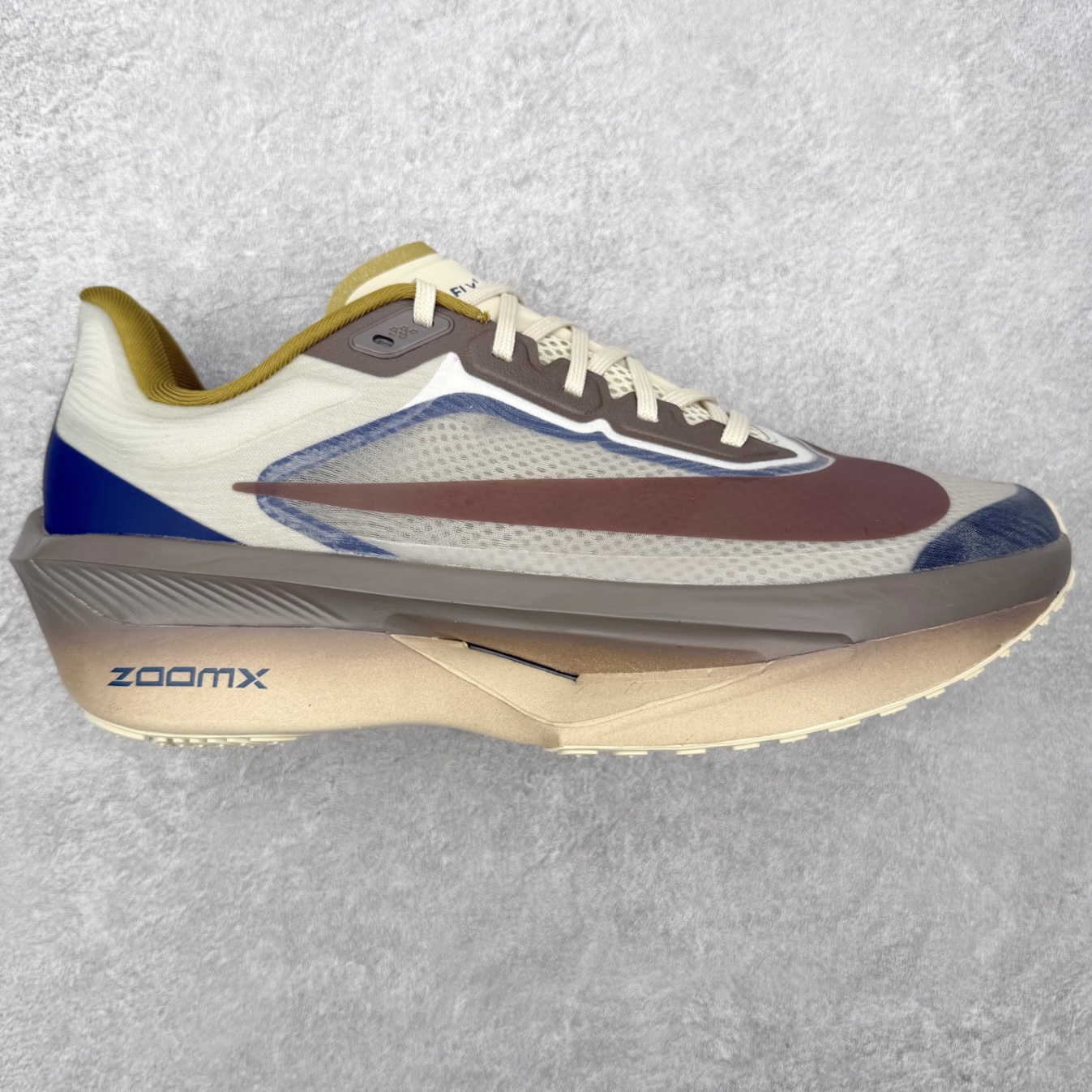 图片[9]-＃QD纯原 NK ZoomX Invincible Run Flyknit 6 马拉松六代轻量跑鞋飞织低帮休闲运动慢跑鞋 青岛原单 实体平台特供批次 全网唯一支持实战的跑鞋 原档案数据开发原厂网纱 正确高频花纹 前后掌内置Zoom Air气垫 原装MD大底 脚感完美还原 原盒原配 QC检验、钢印 俱全 原底科技 同步原版 脚感堪比Boost 实拍调校N版已经零色差零失真 百分百还原实物色彩所见即所得 不存在货不对板色差等低级问题 选购参考实物拍摄 不混卖不参货 只用心做好货严格选品 承诺混一赔十 尺码：36 36.5 37.5 38 38.5 39 40 40.5 41 42 42.5 43 44 44.5 45-选品中心