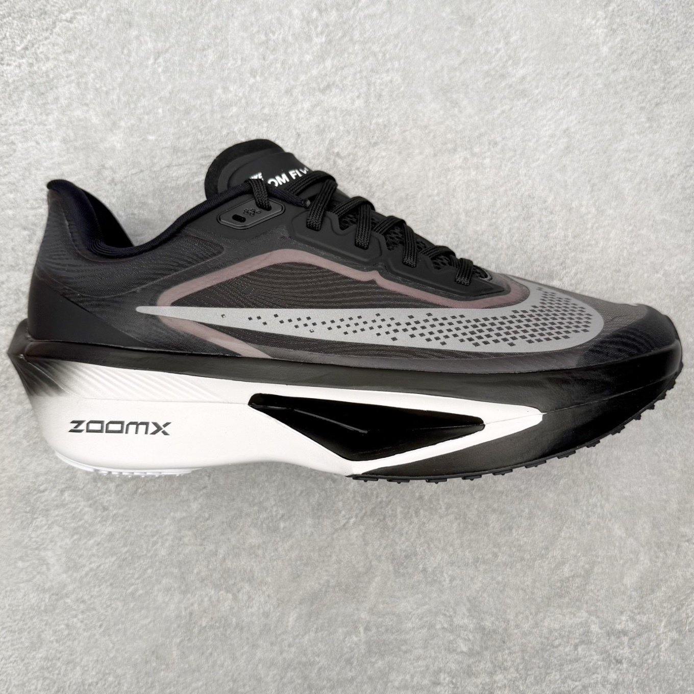 图片[11]-＃QD纯原 NK ZoomX Invincible Run Flyknit 6 马拉松六代轻量跑鞋飞织低帮休闲运动慢跑鞋 青岛原单 实体平台特供批次 全网唯一支持实战的跑鞋 原档案数据开发原厂网纱 正确高频花纹 前后掌内置Zoom Air气垫 原装MD大底 脚感完美还原 原盒原配 QC检验、钢印 俱全 原底科技 同步原版 脚感堪比Boost 实拍调校N版已经零色差零失真 百分百还原实物色彩所见即所得 不存在货不对板色差等低级问题 选购参考实物拍摄 不混卖不参货 只用心做好货严格选品 承诺混一赔十 尺码：36 36.5 37.5 38 38.5 39 40 40.5 41 42 42.5 43 44 44.5 45-选品中心