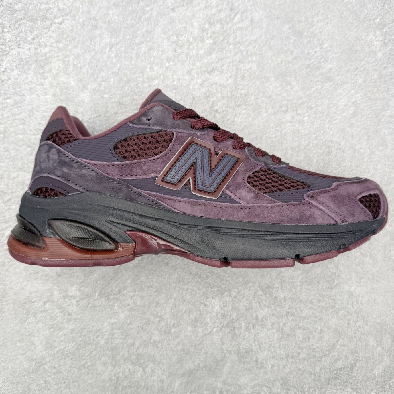 New Balance NB2010系列新百伦经典复古休闲运动板鞋 以ENCAP中底配以升级版 N-ERGY缓震物料 鞋面则采用特色的柔软麂皮搭以NewBalance经典的尼龙网布 低调中还原跑鞋本真 更年轻化的设计理念与材质 让新世代青年得以用全新视角体验经典鞋款的传奇魅力尺码：36 37 37.5 38 38.5 39.5 40 40.5 41.5 42 42.5 43 44 45-选品中心