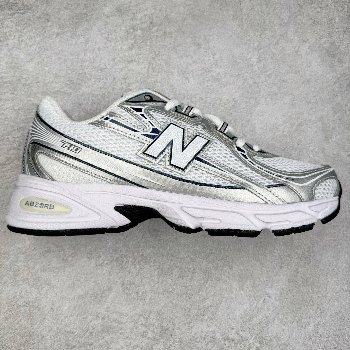 ＃福利特价‼️New Balance MR740 NB新百伦系列复古老爹风休闲运动慢跑鞋 采用轻质牛剖革