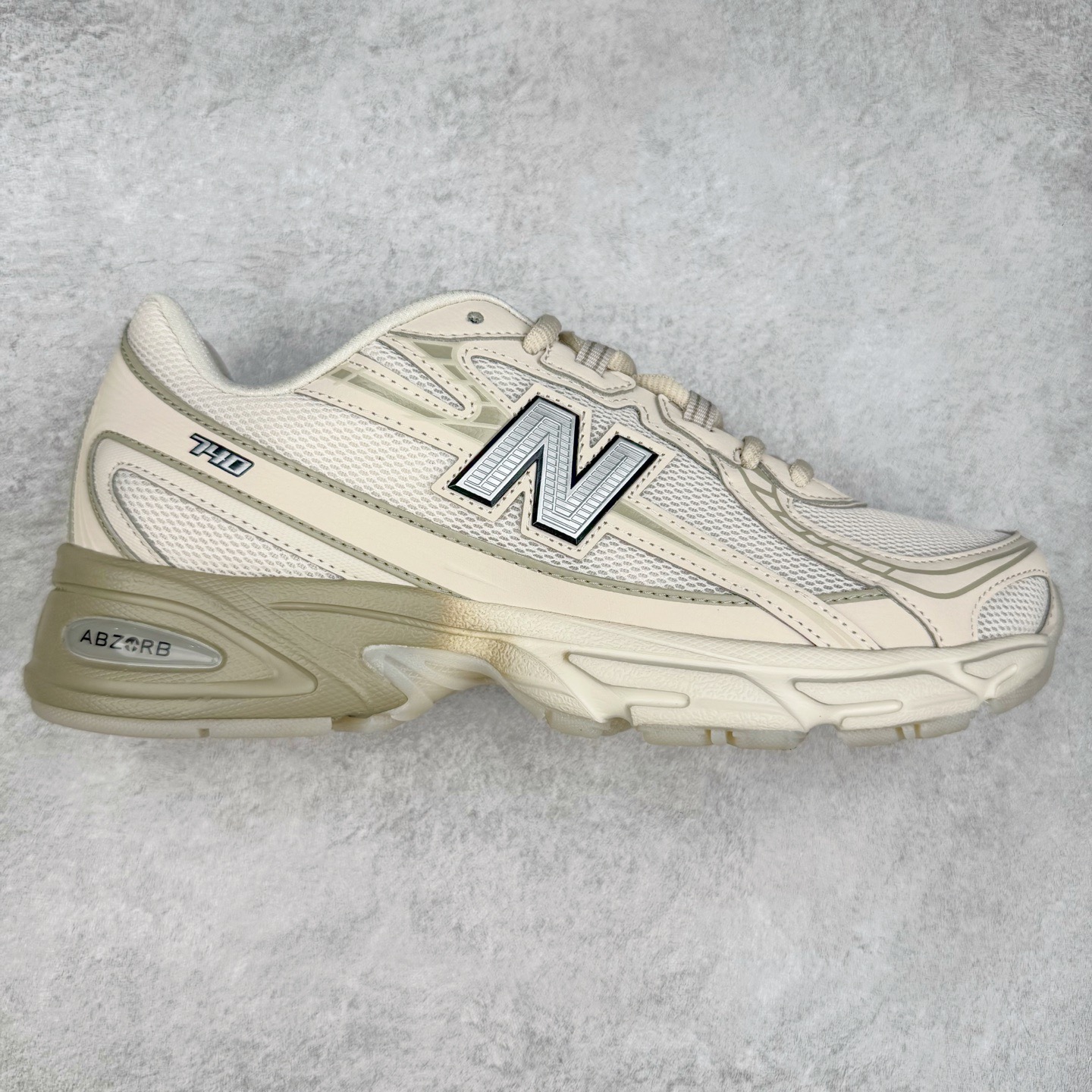 ＃福利特价‼️New Balance MR740 NB新百伦系列复古老爹风休闲运动慢跑鞋 采用轻质牛剖革