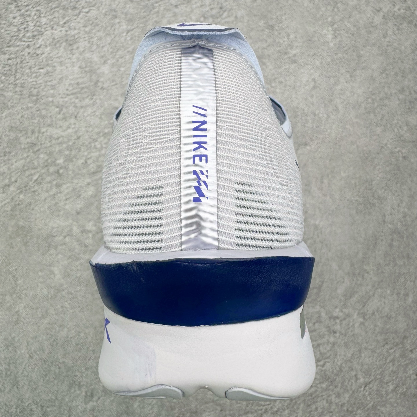 图片[8]-＃QD纯原 Jakob A. Ingebrigtsen x NK Zoom VaporFly Next 4% 舒适百搭透气回弹低帮短跑马拉松跑步鞋 HF6414-001 泰光Zp特供批次 市面唯一支持实战的跑鞋 原档案数据原厂网纱 正确高频花纹 前后掌内置Zoom Air气垫 原装MD大底 脚感完美还原 原盒原配 QC检验、钢印 俱全 原底科技 同步原版 脚感堪比Boost 采用精致醒目设计，精准诠释雅各布·因格布里格森的风格，聚焦他的核心信念：家庭与夺冠。该鞋款在前代鞋款的基础上减轻重量，但不影响性能表现。碳纤维 Flyplate 结合出众回弹的ZoomX泡绵中底，缔造比赛日佳选，令你快意难挡，疾速冲刺。这款公路竞速跑步鞋具备匠心品质，无论是日常畅跑还是马拉松，皆可轻松驾驭，是雅各布的信赖之选。尺码：36 36.5 37.5 38 38.5 39 40 40.5 41 42 42.5 43 44 44.5 45-选品中心