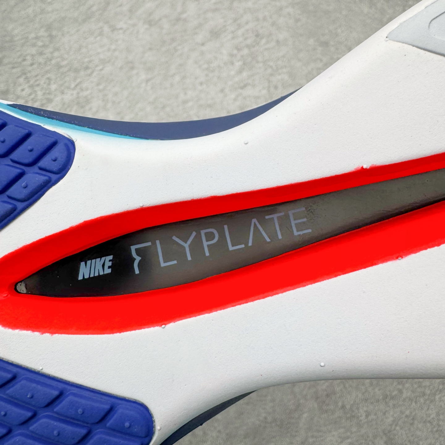 图片[18]-＃QD纯原 Jakob A. Ingebrigtsen x NK Zoom VaporFly Next 4% 舒适百搭透气回弹低帮短跑马拉松跑步鞋 HF6414-001 泰光Zp特供批次 市面唯一支持实战的跑鞋 原档案数据原厂网纱 正确高频花纹 前后掌内置Zoom Air气垫 原装MD大底 脚感完美还原 原盒原配 QC检验、钢印 俱全 原底科技 同步原版 脚感堪比Boost 采用精致醒目设计，精准诠释雅各布·因格布里格森的风格，聚焦他的核心信念：家庭与夺冠。该鞋款在前代鞋款的基础上减轻重量，但不影响性能表现。碳纤维 Flyplate 结合出众回弹的ZoomX泡绵中底，缔造比赛日佳选，令你快意难挡，疾速冲刺。这款公路竞速跑步鞋具备匠心品质，无论是日常畅跑还是马拉松，皆可轻松驾驭，是雅各布的信赖之选。尺码：36 36.5 37.5 38 38.5 39 40 40.5 41 42 42.5 43 44 44.5 45-选品中心