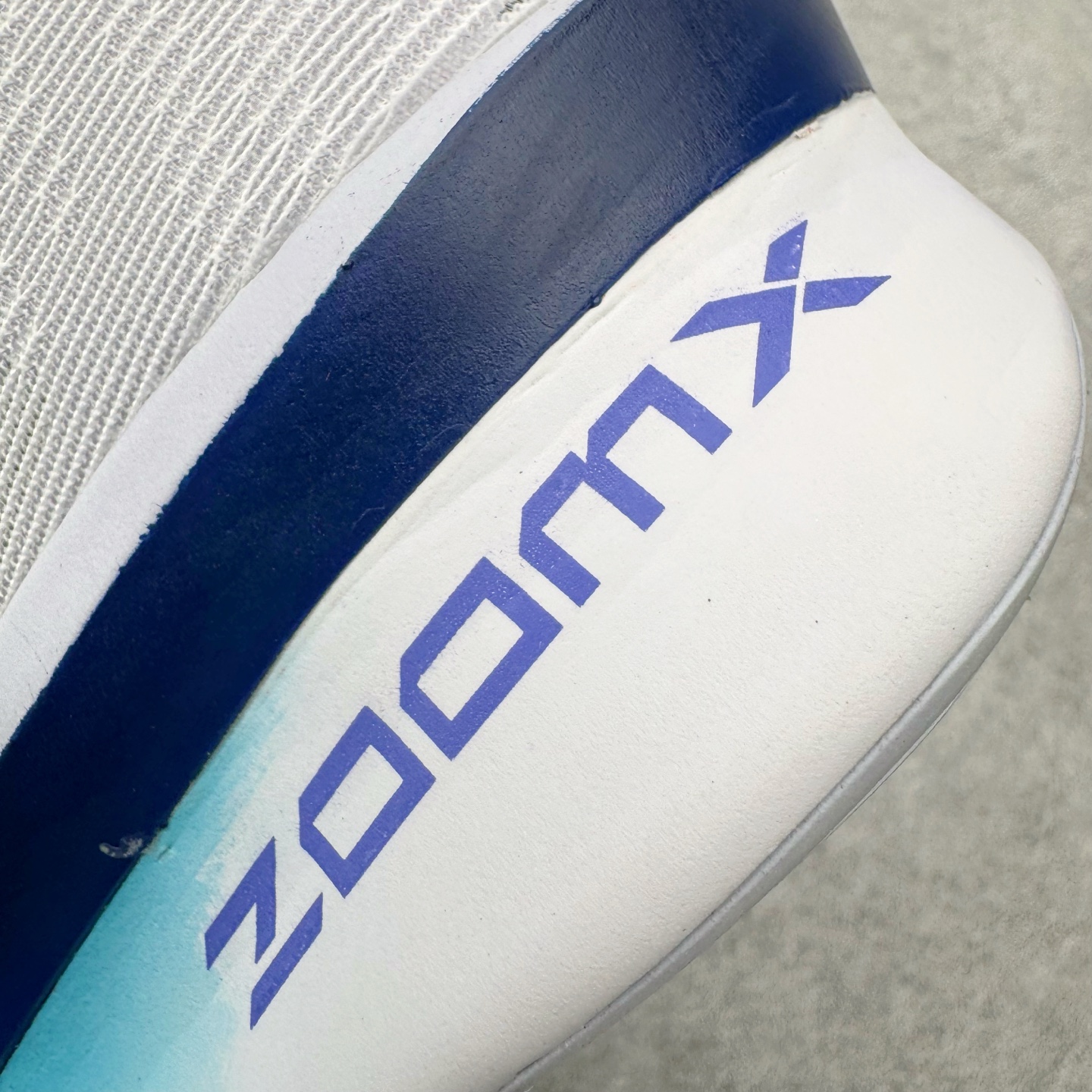 图片[13]-＃QD纯原 Jakob A. Ingebrigtsen x NK Zoom VaporFly Next 4% 舒适百搭透气回弹低帮短跑马拉松跑步鞋 HF6414-001 泰光Zp特供批次 市面唯一支持实战的跑鞋 原档案数据原厂网纱 正确高频花纹 前后掌内置Zoom Air气垫 原装MD大底 脚感完美还原 原盒原配 QC检验、钢印 俱全 原底科技 同步原版 脚感堪比Boost 采用精致醒目设计，精准诠释雅各布·因格布里格森的风格，聚焦他的核心信念：家庭与夺冠。该鞋款在前代鞋款的基础上减轻重量，但不影响性能表现。碳纤维 Flyplate 结合出众回弹的ZoomX泡绵中底，缔造比赛日佳选，令你快意难挡，疾速冲刺。这款公路竞速跑步鞋具备匠心品质，无论是日常畅跑还是马拉松，皆可轻松驾驭，是雅各布的信赖之选。尺码：36 36.5 37.5 38 38.5 39 40 40.5 41 42 42.5 43 44 44.5 45-选品中心