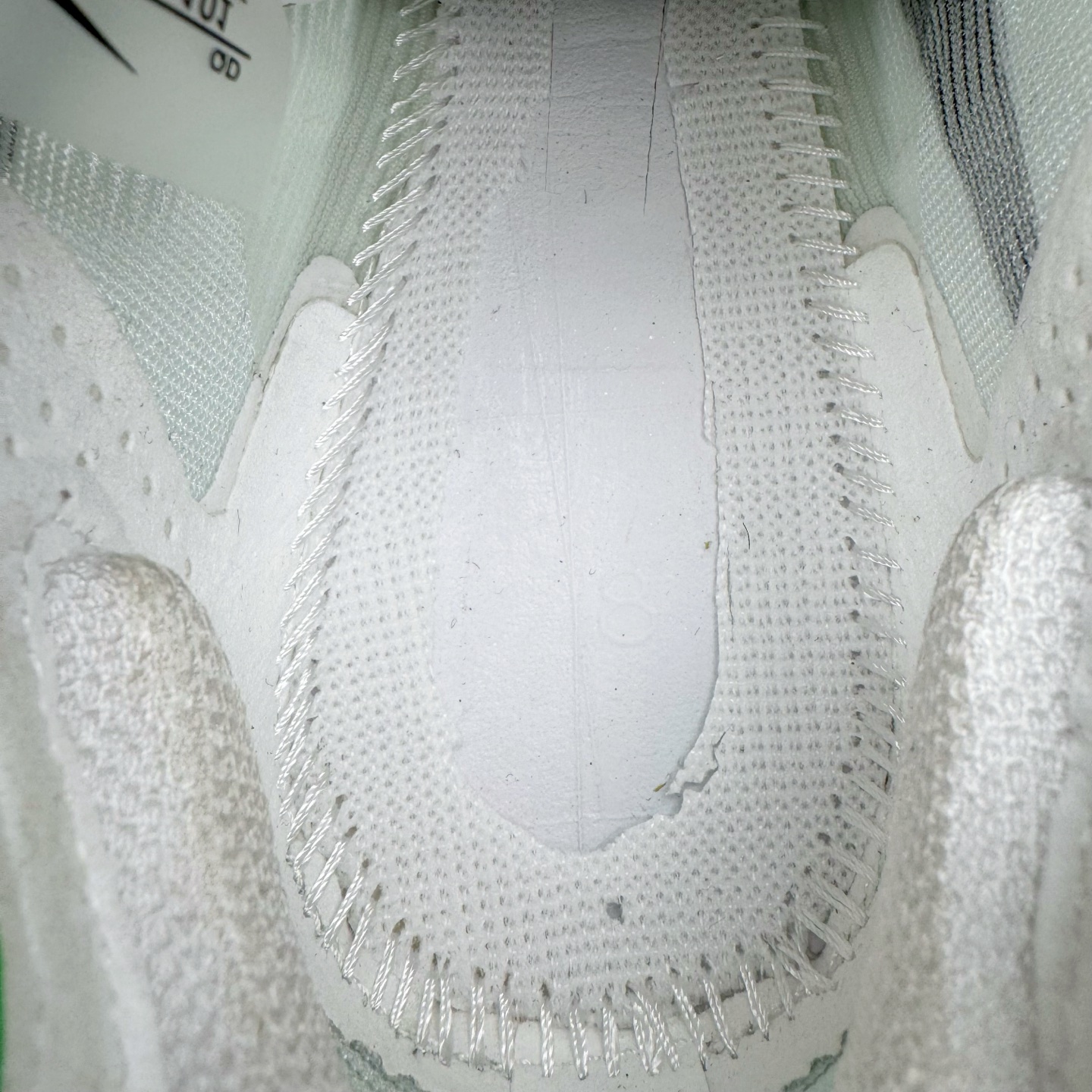 图片[10]-＃QD纯原 Jakob A. Ingebrigtsen x NK Zoom VaporFly Next 4% 舒适百搭透气回弹低帮短跑马拉松跑步鞋 HF6414-101 泰光Zp特供批次 市面唯一支持实战的跑鞋 原档案数据原厂网纱 正确高频花纹 前后掌内置Zoom Air气垫 原装MD大底 脚感完美还原 原盒原配 QC检验、钢印 俱全 原底科技 同步原版 脚感堪比Boost 采用精致醒目设计，精准诠释雅各布·因格布里格森的风格，聚焦他的核心信念：家庭与夺冠。该鞋款在前代鞋款的基础上减轻重量，但不影响性能表现。碳纤维 Flyplate 结合出众回弹的ZoomX泡绵中底，缔造比赛日佳选，令你快意难挡，疾速冲刺。这款公路竞速跑步鞋具备匠心品质，无论是日常畅跑还是马拉松，皆可轻松驾驭，是雅各布的信赖之选。尺码：36 36.5 37.5 38 38.5 39 40 40.5 41 42 42.5 43 44 44.5 45-选品中心