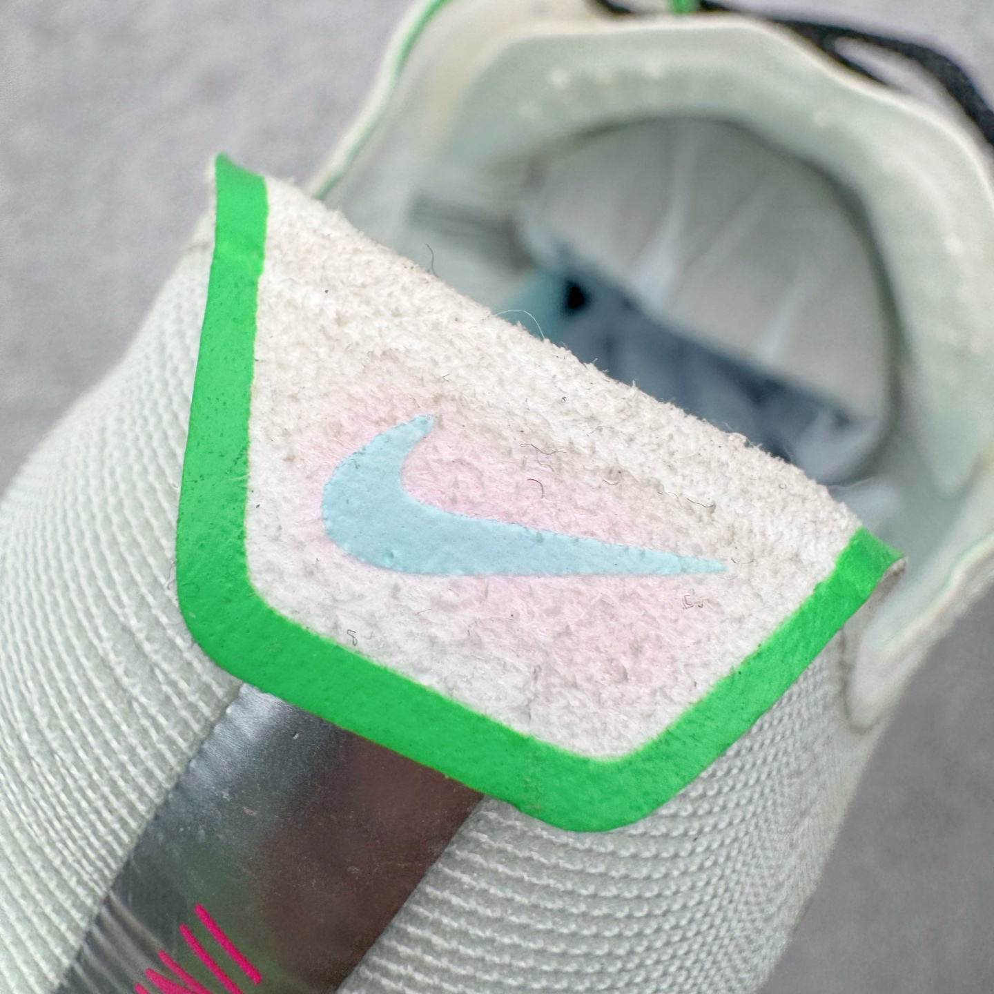 图片[17]-＃QD纯原 Jakob A. Ingebrigtsen x NK Zoom VaporFly Next 4% 舒适百搭透气回弹低帮短跑马拉松跑步鞋 HF6414-101 泰光Zp特供批次 市面唯一支持实战的跑鞋 原档案数据原厂网纱 正确高频花纹 前后掌内置Zoom Air气垫 原装MD大底 脚感完美还原 原盒原配 QC检验、钢印 俱全 原底科技 同步原版 脚感堪比Boost 采用精致醒目设计，精准诠释雅各布·因格布里格森的风格，聚焦他的核心信念：家庭与夺冠。该鞋款在前代鞋款的基础上减轻重量，但不影响性能表现。碳纤维 Flyplate 结合出众回弹的ZoomX泡绵中底，缔造比赛日佳选，令你快意难挡，疾速冲刺。这款公路竞速跑步鞋具备匠心品质，无论是日常畅跑还是马拉松，皆可轻松驾驭，是雅各布的信赖之选。尺码：36 36.5 37.5 38 38.5 39 40 40.5 41 42 42.5 43 44 44.5 45-选品中心