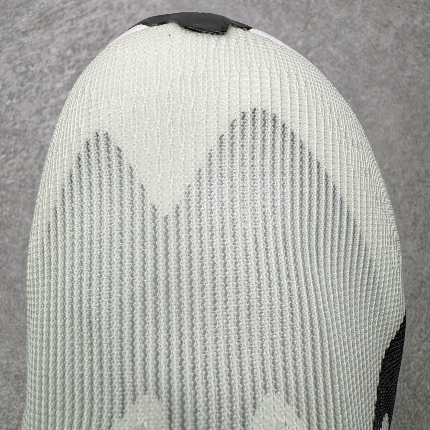 图片[20]-＃QD纯原 Jakob A. Ingebrigtsen x NK Zoom VaporFly Next 4% 舒适百搭透气回弹低帮短跑马拉松跑步鞋 HF6414-101 泰光Zp特供批次 市面唯一支持实战的跑鞋 原档案数据原厂网纱 正确高频花纹 前后掌内置Zoom Air气垫 原装MD大底 脚感完美还原 原盒原配 QC检验、钢印 俱全 原底科技 同步原版 脚感堪比Boost 采用精致醒目设计，精准诠释雅各布·因格布里格森的风格，聚焦他的核心信念：家庭与夺冠。该鞋款在前代鞋款的基础上减轻重量，但不影响性能表现。碳纤维 Flyplate 结合出众回弹的ZoomX泡绵中底，缔造比赛日佳选，令你快意难挡，疾速冲刺。这款公路竞速跑步鞋具备匠心品质，无论是日常畅跑还是马拉松，皆可轻松驾驭，是雅各布的信赖之选。尺码：36 36.5 37.5 38 38.5 39 40 40.5 41 42 42.5 43 44 44.5 45-选品中心