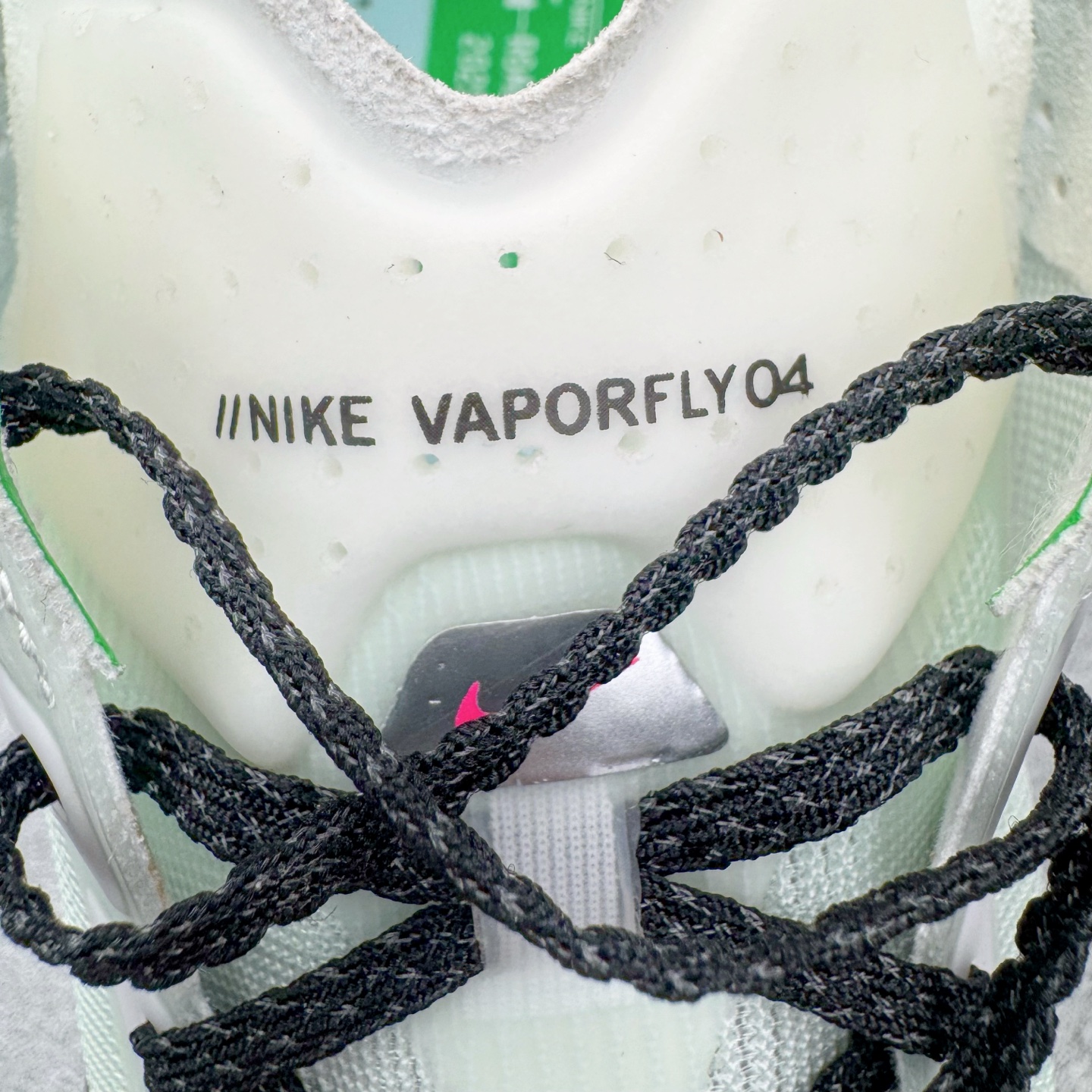 图片[15]-＃QD纯原 Jakob A. Ingebrigtsen x NK Zoom VaporFly Next 4% 舒适百搭透气回弹低帮短跑马拉松跑步鞋 HF6414-101 泰光Zp特供批次 市面唯一支持实战的跑鞋 原档案数据原厂网纱 正确高频花纹 前后掌内置Zoom Air气垫 原装MD大底 脚感完美还原 原盒原配 QC检验、钢印 俱全 原底科技 同步原版 脚感堪比Boost 采用精致醒目设计，精准诠释雅各布·因格布里格森的风格，聚焦他的核心信念：家庭与夺冠。该鞋款在前代鞋款的基础上减轻重量，但不影响性能表现。碳纤维 Flyplate 结合出众回弹的ZoomX泡绵中底，缔造比赛日佳选，令你快意难挡，疾速冲刺。这款公路竞速跑步鞋具备匠心品质，无论是日常畅跑还是马拉松，皆可轻松驾驭，是雅各布的信赖之选。尺码：36 36.5 37.5 38 38.5 39 40 40.5 41 42 42.5 43 44 44.5 45-选品中心