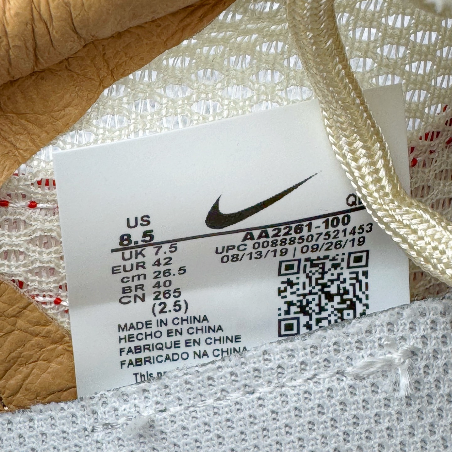 图片[12]-＃PK纯原福利 GD权志龙大爱款式❤️神级之作回归 艺术家Tom Sachs x NK Craft Mars Yard 2.0 联名宇航员神游太空百搭休闲运动透气慢跑鞋 复古做旧黄红勾 AA2261-100 正确原厂钢印 正确中底针车工艺 原装配件原盒原标 原装进口鞋垫 进口乳胶#原档案私模大底打造 韩国大宇原厂网纱 台湾进口丝绒猪巴革材质饰片 中底外后侧带四杠竖纹原装鞋垫 泡棉乳胶缓震 全套完美原装配件及包装物 经过五年时间的等待 被视为神级球鞋之作的 Craft Mars Yard 终于以 2.0 的姿态回归 艺术家 Tom Sachs 在延续经典外观与配色组合的同时 将Craft Mars Yard 进行全面升级 以更加透气的涤纶经编针织网眼取代之前的特殊 Vectran 材质 并在鞋面上加入 X 型走线提高耐磨特性 而经过改良之后的 SFB 特种部队靴大底亦更加适合在城市环境着用 此外网面层和软木层的双内底设计更是为营造赤脚穿着体验特别优化 尺码：38 38.5 39 40 40.5 41 42 42.5 43 44 44.5 45 46-选品中心