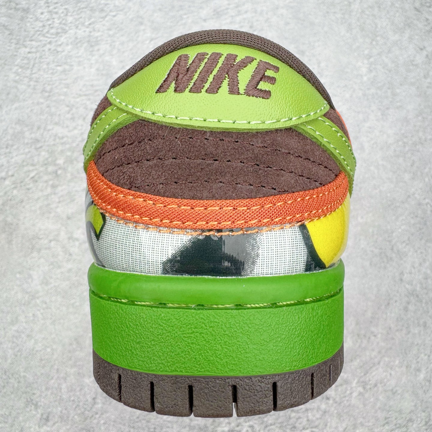 图片[8]-＃SS史诗 NK SB Dunk Low 潮流时尚舒适防滑耐磨低帮板鞋 太阳花棕绿 789841-332 全网最全Dunk系列配色 实力大厂出品 新配色陆续开发 利润个位数只为口碑 超强性价比 全套原纸板楦头开发 确保原汁原味 完美呈现DUNK版型 一比一鞋头弧度高度鞋身弧度 此版本只针对中端市场 皮料材质有所更替 其他数据细节工艺流程均保持一致 绝不口嗨 细节品控鞋型随意对比 独家私模官方第六代原厂航空铝磨具打磨大底 鞋头坡度极致还原 无解鞋型 原盒原配 圈内天花板工艺 原厂玻璃冲刀 超高清洁度 全鞋零毛边皮料切割 原厂中底布点胶 中底布拉帮走线遵循公司 尺码：36 36.5 37.5 38 38.5 39 40 40.5 41 42 42.5 43 44 44.5 45 46-选品中心