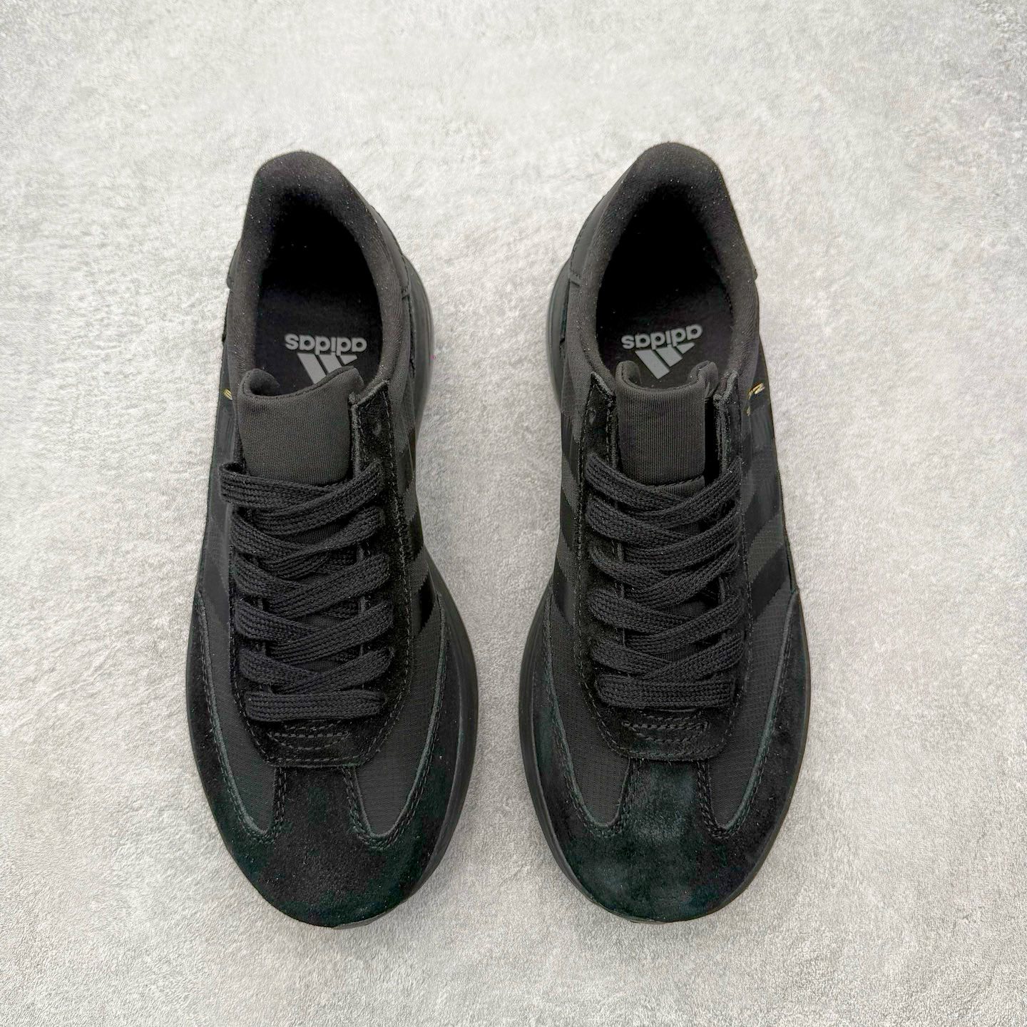 图片[2]-AD Adizero EVO SL 72 马拉松竞速专业跑鞋 CELERMESH针织网面非常轻薄 纤维间的缝隙很大 可以保证跑步时的透气、排汗效果 鞋舌直接与两侧的内衬和鞋底连接在一起 在跑步过程中不会被鞋舌的左右移动所困扰 在标准鞋带孔的基础上再拓宽一组鞋带孔 适合不同脚型的需求 突破性 EnergyRods 技术，有助于跑者实现更好的成绩 中底独特的LIGHTSTRIKE PRO泡棉材质 微弹感觉在跑步过程中给予了良好的支撑体验 对于顶级精英和高水平进阶跑者来说 ADIOS PRO是一双值得信赖的竞速比赛用鞋 尺码：36 36.5 37.5 38 38.5 39 40 40.5 41 42 42.5 43 44 44.5 45-选品中心