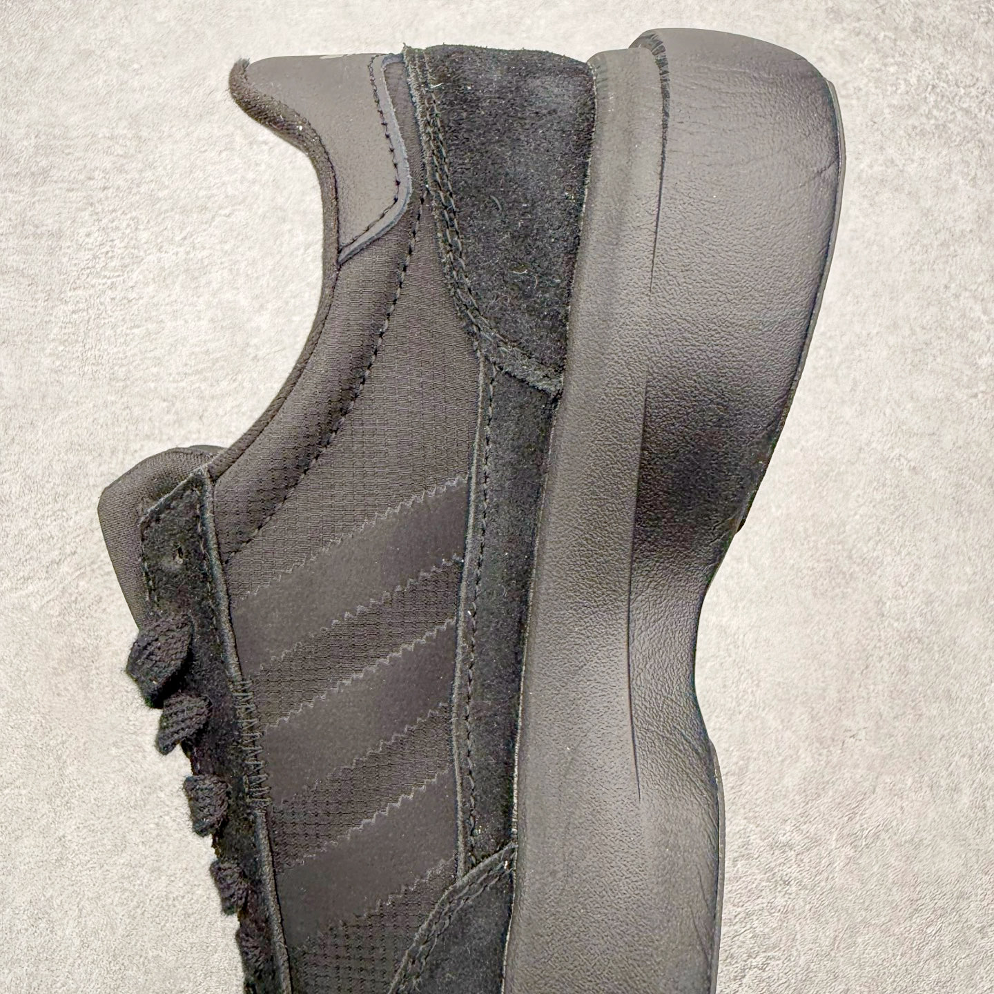 图片[7]-AD Adizero EVO SL 72 马拉松竞速专业跑鞋 CELERMESH针织网面非常轻薄 纤维间的缝隙很大 可以保证跑步时的透气、排汗效果 鞋舌直接与两侧的内衬和鞋底连接在一起 在跑步过程中不会被鞋舌的左右移动所困扰 在标准鞋带孔的基础上再拓宽一组鞋带孔 适合不同脚型的需求 突破性 EnergyRods 技术，有助于跑者实现更好的成绩 中底独特的LIGHTSTRIKE PRO泡棉材质 微弹感觉在跑步过程中给予了良好的支撑体验 对于顶级精英和高水平进阶跑者来说 ADIOS PRO是一双值得信赖的竞速比赛用鞋 尺码：36 36.5 37.5 38 38.5 39 40 40.5 41 42 42.5 43 44 44.5 45-选品中心