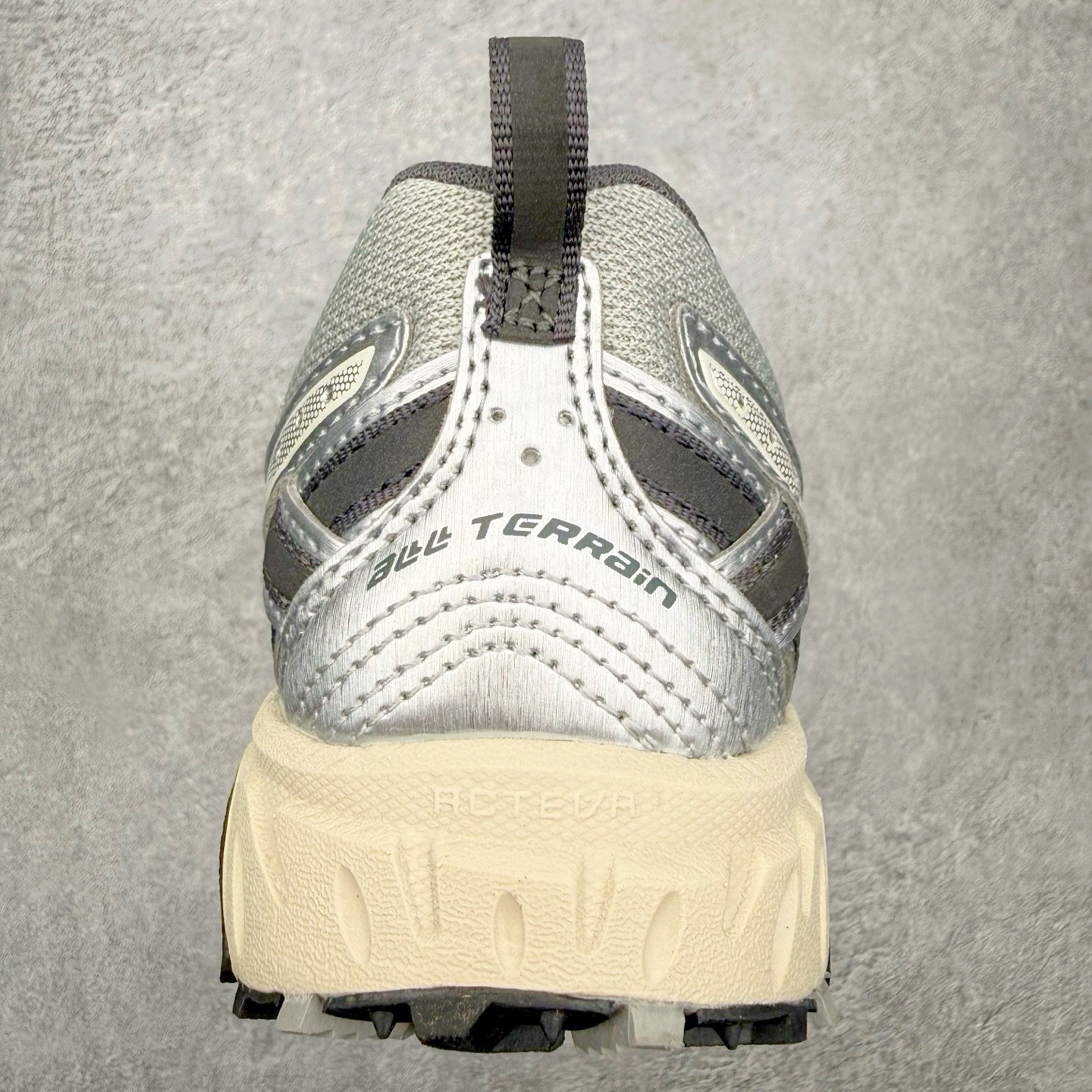 图片[8]-NEW BALANCE NB410 新百伦复古老爹鞋户外越野跑鞋 适合OUTDOOR搭配AT TREAD户外大底 给予优良抓地力 内侧support area给予良好稳定性 鞋领口山岳及鞋面等高线细节 将OUTDOOR元素完整置入COMFORT Iinsert 脚感升级 尺码：36 36.5 37 37.5 38 38.5 39 40 40.5 41 42 42.5 43 44 45-选品中心