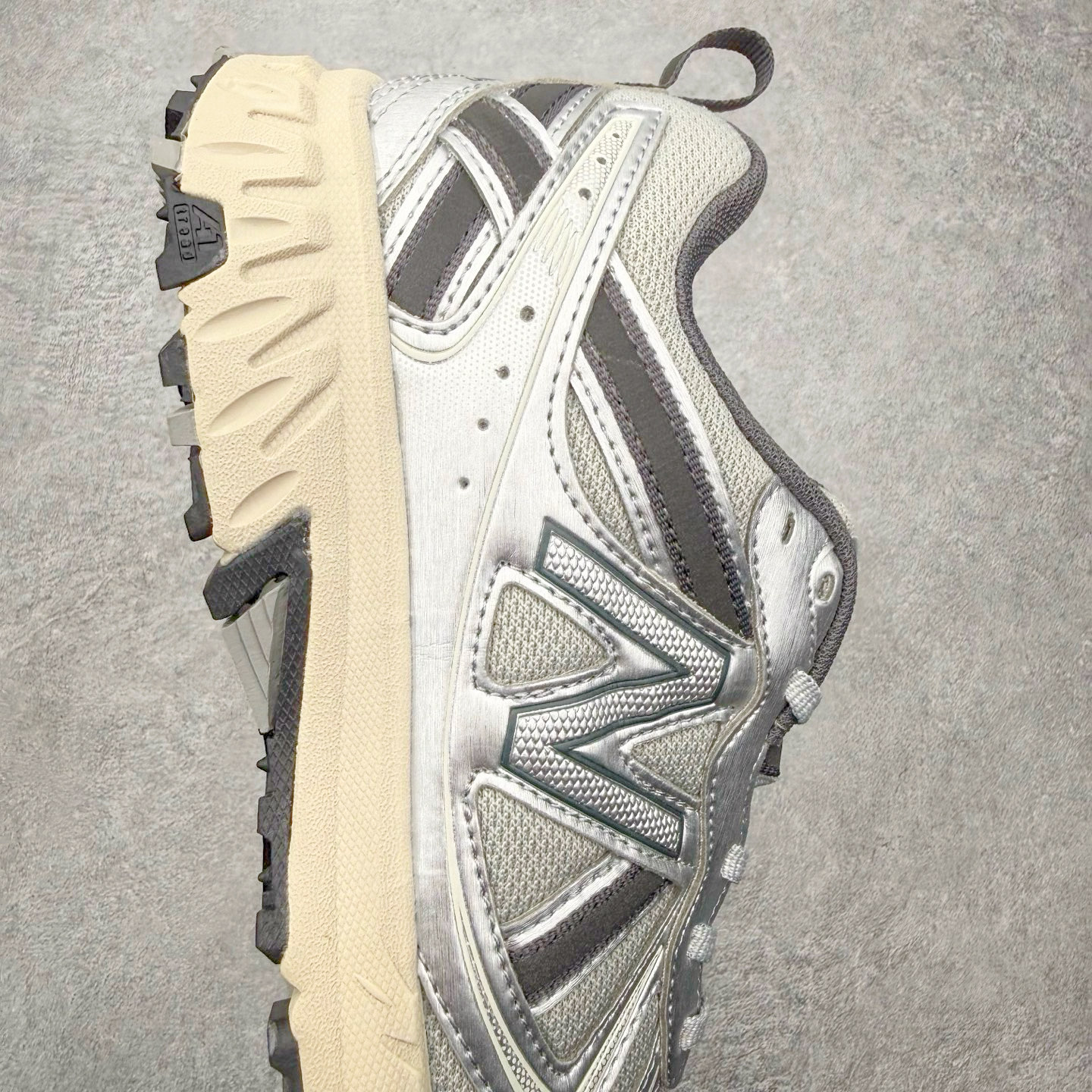 图片[6]-NEW BALANCE NB410 新百伦复古老爹鞋户外越野跑鞋 适合OUTDOOR搭配AT TREAD户外大底 给予优良抓地力 内侧support area给予良好稳定性 鞋领口山岳及鞋面等高线细节 将OUTDOOR元素完整置入COMFORT Iinsert 脚感升级 尺码：36 36.5 37 37.5 38 38.5 39 40 40.5 41 42 42.5 43 44 45-选品中心