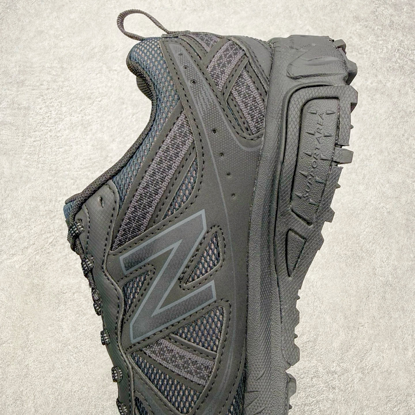 图片[7]-NEW BALANCE NB410 新百伦复古老爹鞋户外越野跑鞋 适合OUTDOOR搭配AT TREAD户外大底 给予优良抓地力 内侧support area给予良好稳定性 鞋领口山岳及鞋面等高线细节 将OUTDOOR元素完整置入COMFORT Iinsert 脚感升级 尺码：36 36.5 37 37.5 38 38.5 39 40 40.5 41 42 42.5 43 44 45-选品中心