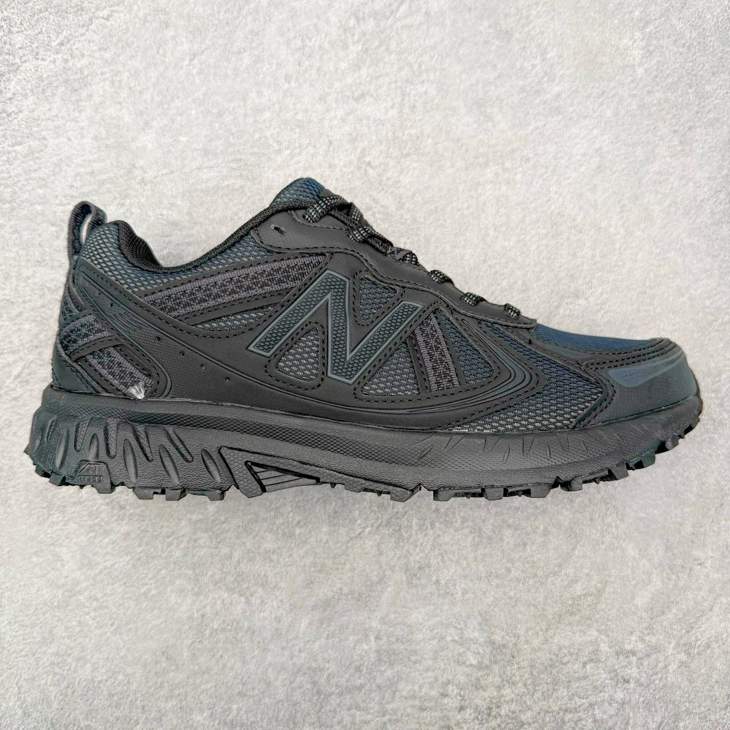NEW BALANCE NB410 新百伦复古老爹鞋户外越野跑鞋 适合OUTDOOR搭配AT TREAD户外大底 给予优良抓地力 内侧support area给予良好稳定性 鞋领口山岳及鞋面等高线细节 将OUTDOOR元素完整置入COMFORT Iinsert 脚感升级 尺码：36 36.5 37 37.5 38 38.5 39 40 40.5 41 42 42.5 43 44 45-选品中心