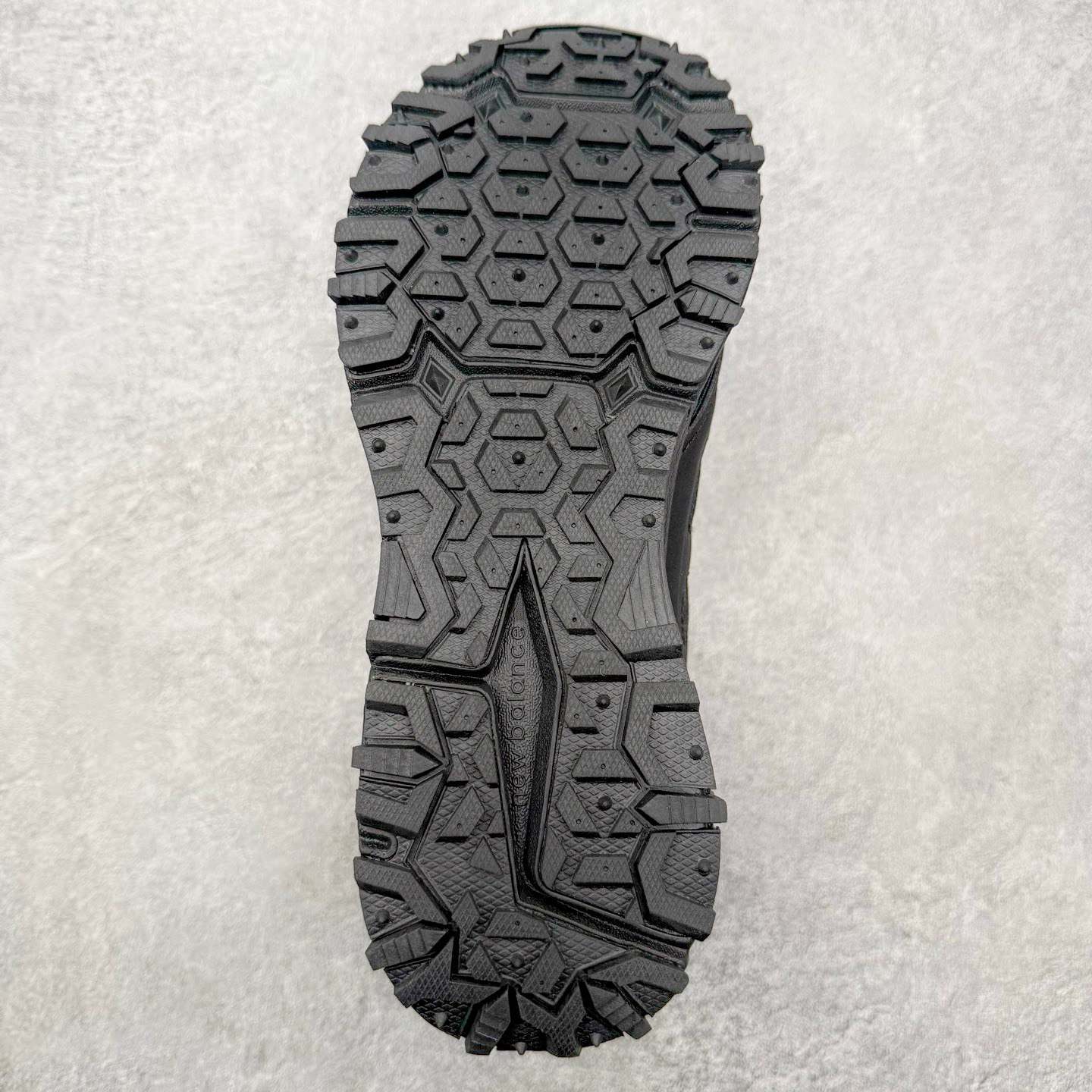 图片[9]-NEW BALANCE NB410 新百伦复古老爹鞋户外越野跑鞋 适合OUTDOOR搭配AT TREAD户外大底 给予优良抓地力 内侧support area给予良好稳定性 鞋领口山岳及鞋面等高线细节 将OUTDOOR元素完整置入COMFORT Iinsert 脚感升级 尺码：36 36.5 37 37.5 38 38.5 39 40 40.5 41 42 42.5 43 44 45-选品中心